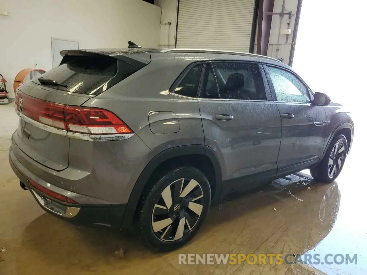 3 Photograph of a damaged car 1V2WE2CA8SC206324 VOLKSWAGEN ATLAS 2025