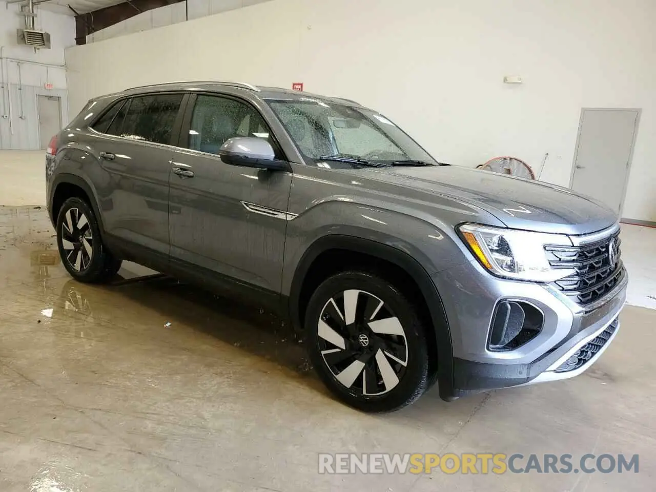 4 Photograph of a damaged car 1V2WE2CA8SC206324 VOLKSWAGEN ATLAS 2025