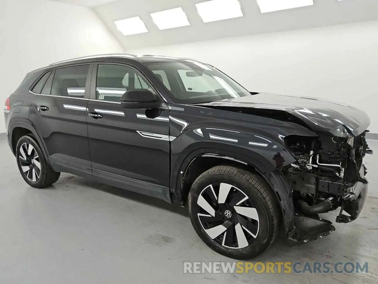 4 Photograph of a damaged car 1V2WE2CAXSC205210 VOLKSWAGEN ATLAS 2025