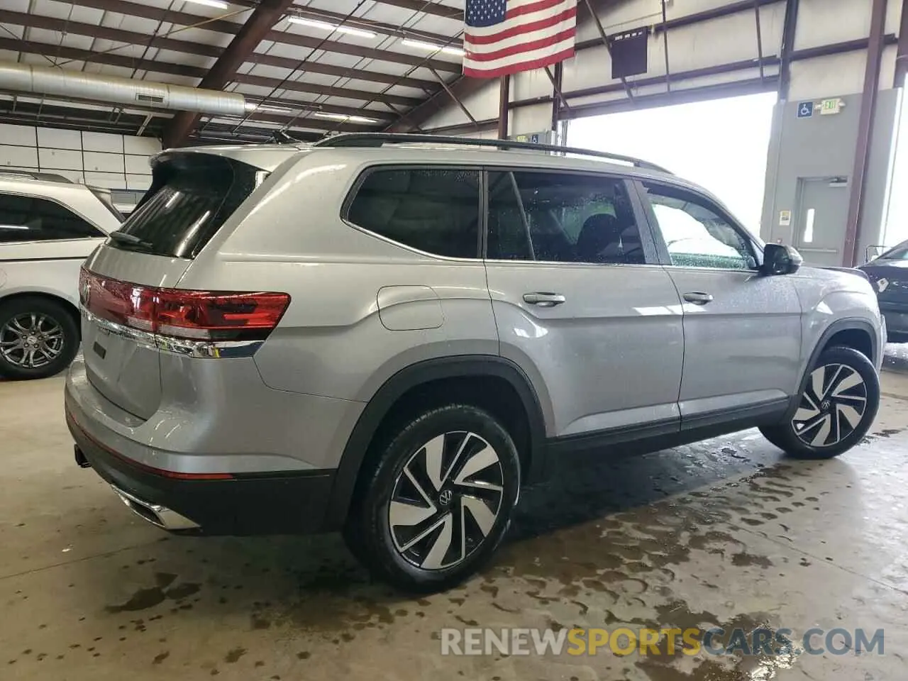 3 Photograph of a damaged car 1V2WR2CA0SC514981 VOLKSWAGEN ATLAS 2025
