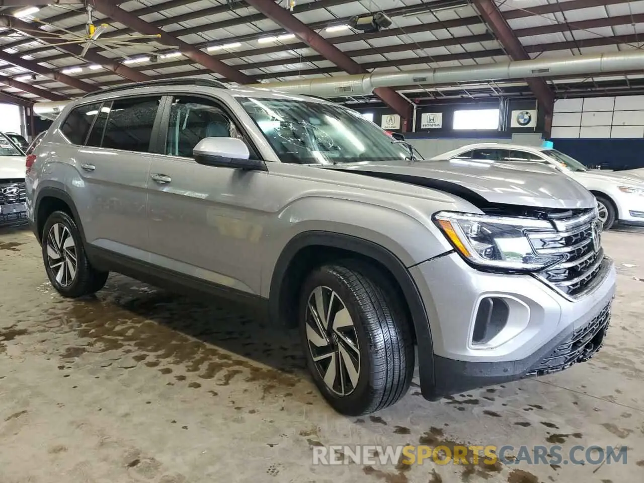 4 Photograph of a damaged car 1V2WR2CA0SC514981 VOLKSWAGEN ATLAS 2025
