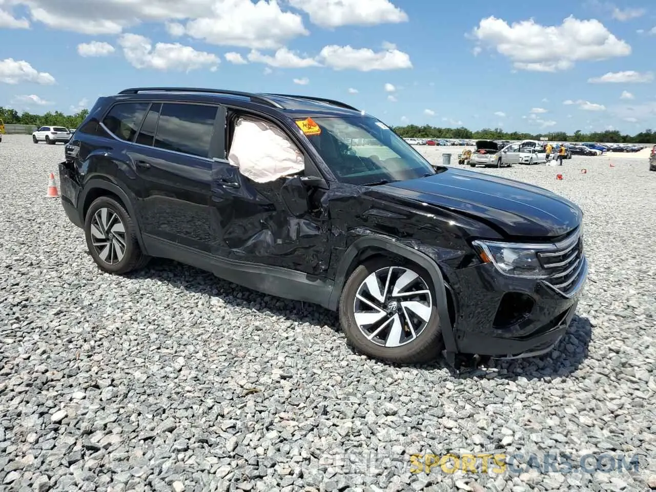 4 Photograph of a damaged car 1V2WR2CA7SC500575 VOLKSWAGEN ATLAS 2025
