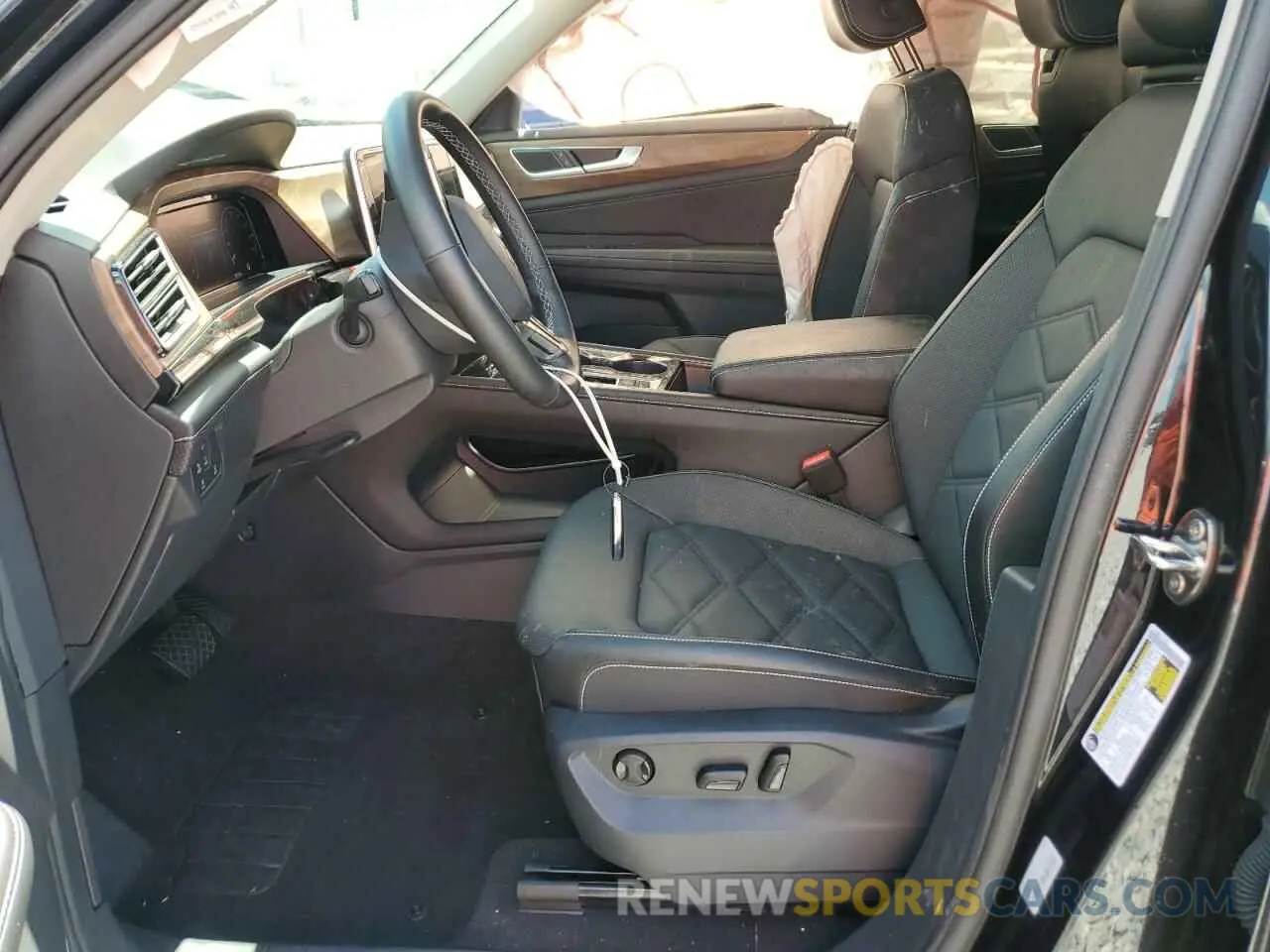 7 Photograph of a damaged car 1V2WR2CA7SC500575 VOLKSWAGEN ATLAS 2025