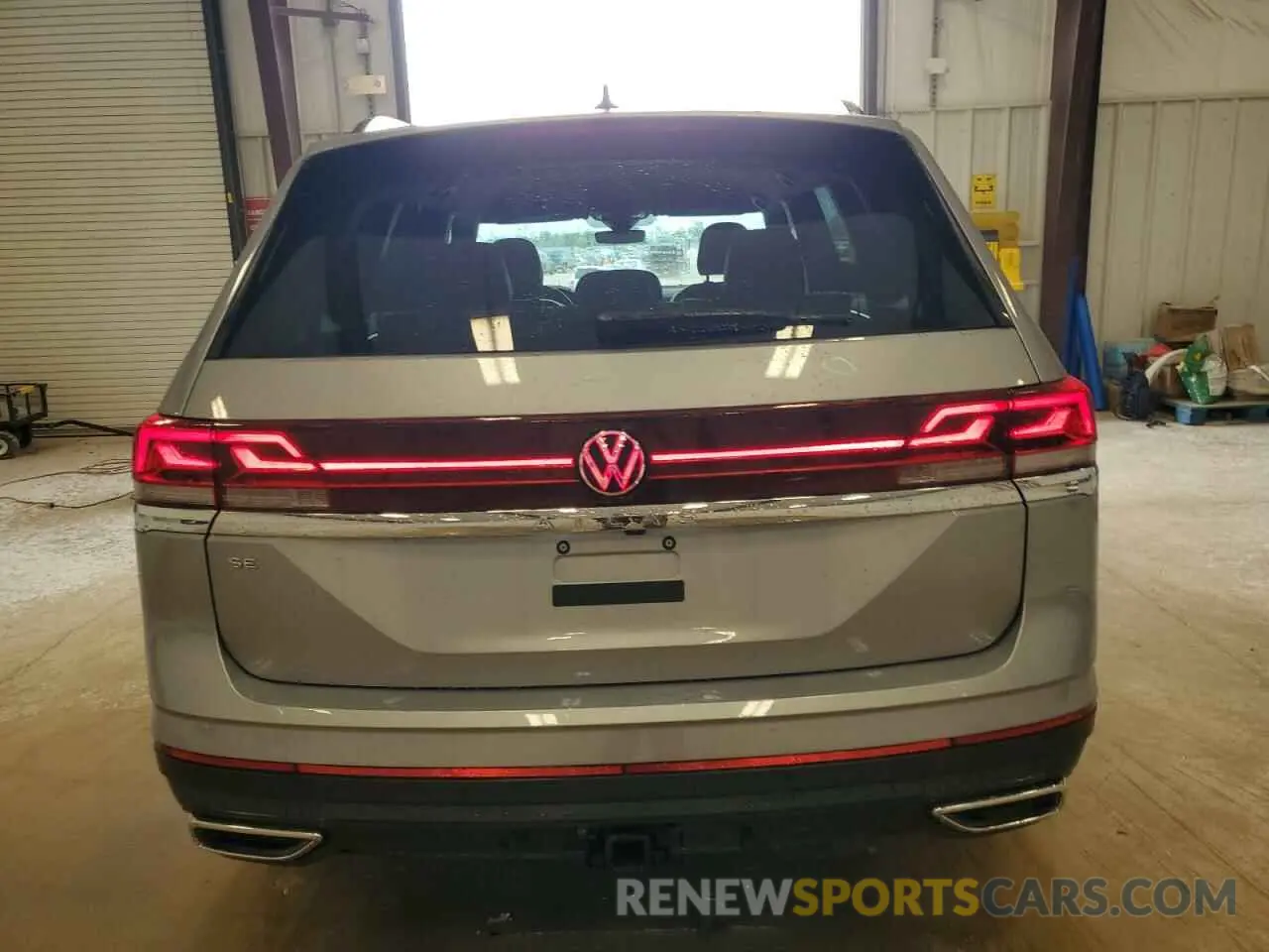 6 Photograph of a damaged car 1V2WR2CA7SC503945 VOLKSWAGEN ATLAS 2025