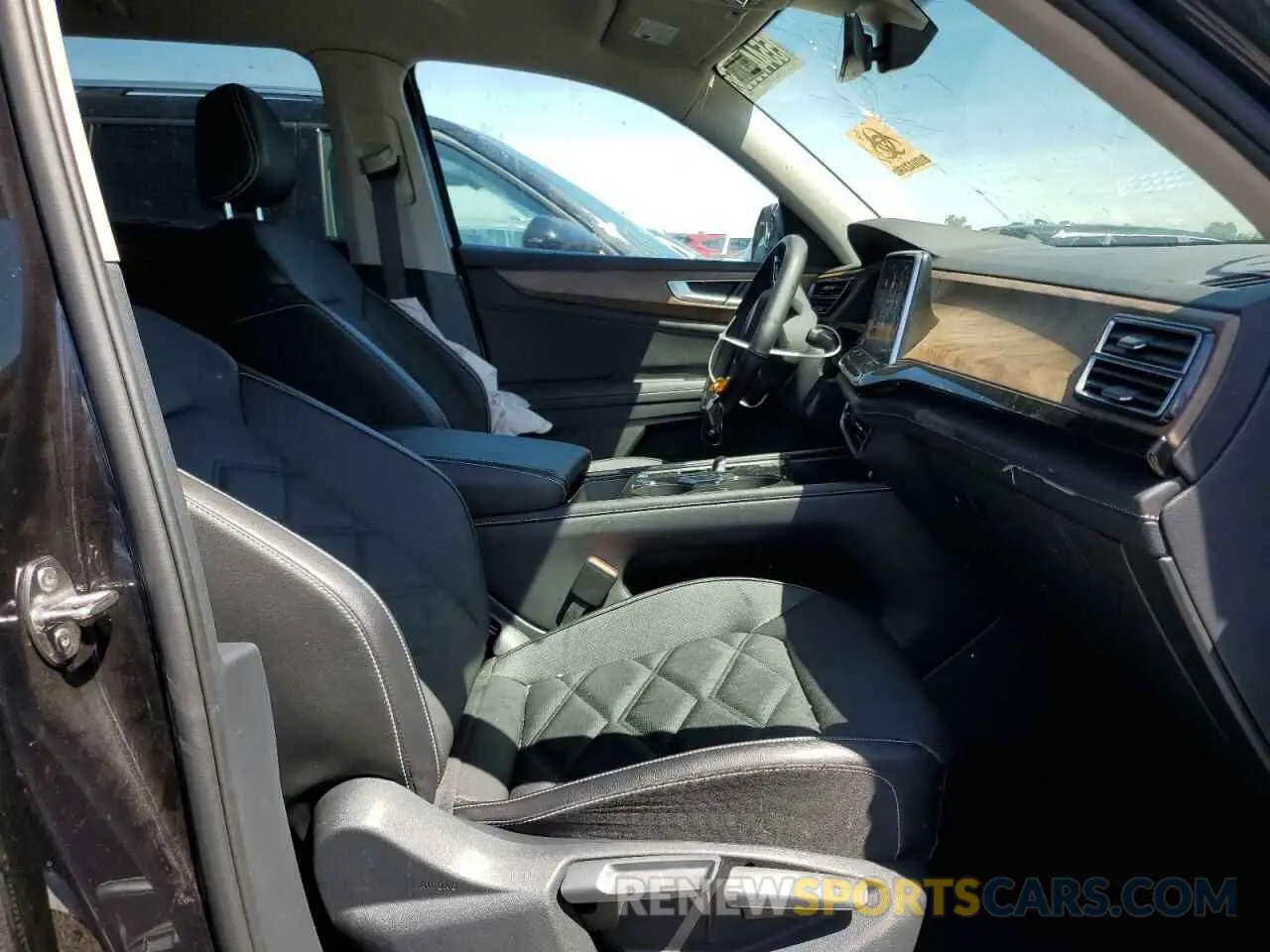 7 Photograph of a damaged car 1V2WR2CA8SC503596 VOLKSWAGEN ATLAS 2025