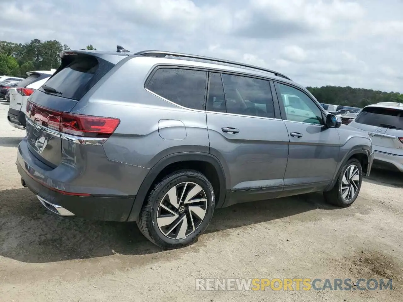 3 Photograph of a damaged car 1V2WR2CA9SC540088 VOLKSWAGEN ATLAS 2025