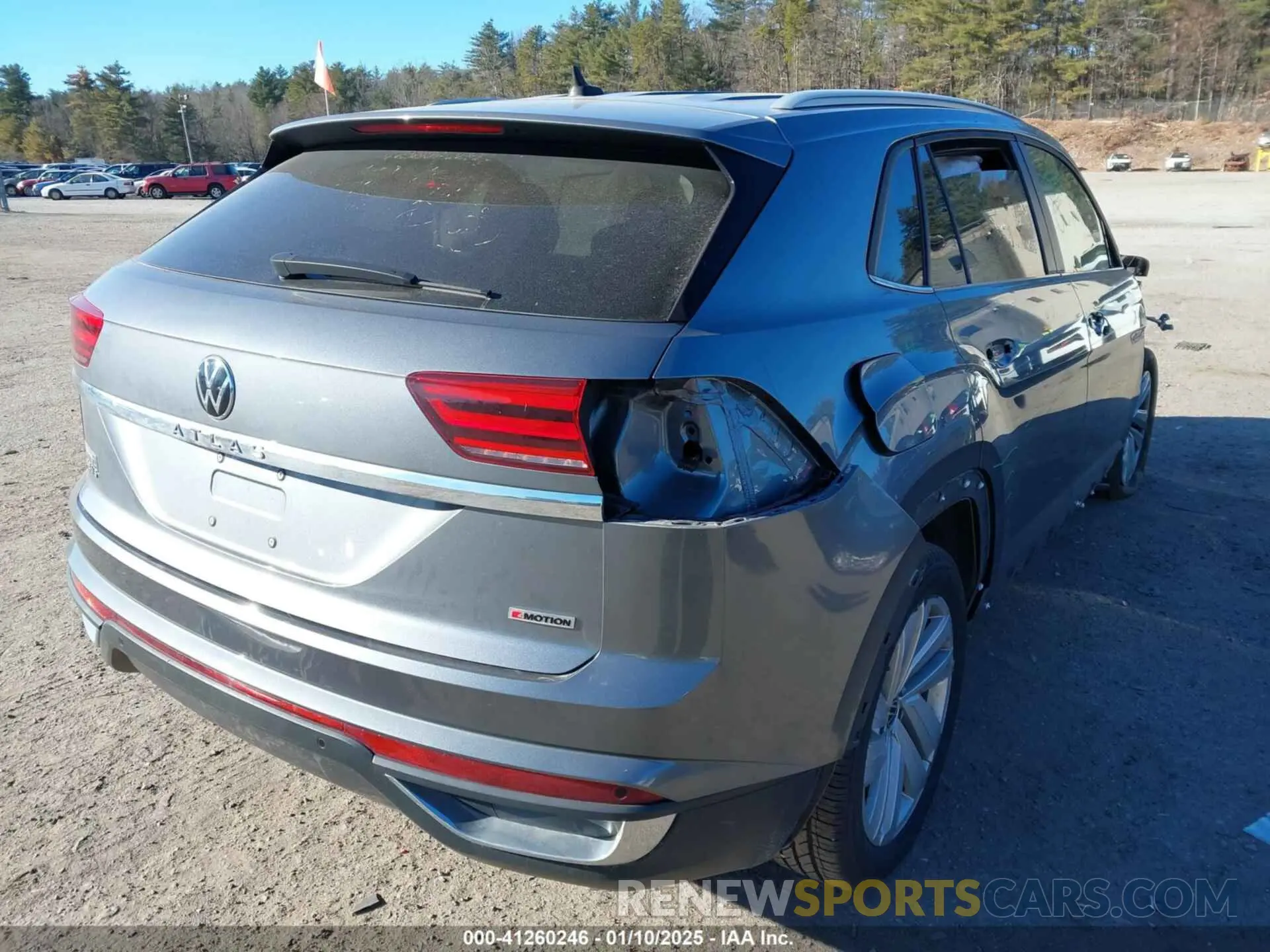 4 Photograph of a damaged car 1V21E2CA2LC212129 VOLKSWAGEN ATLAS CROSS SPORT 2020