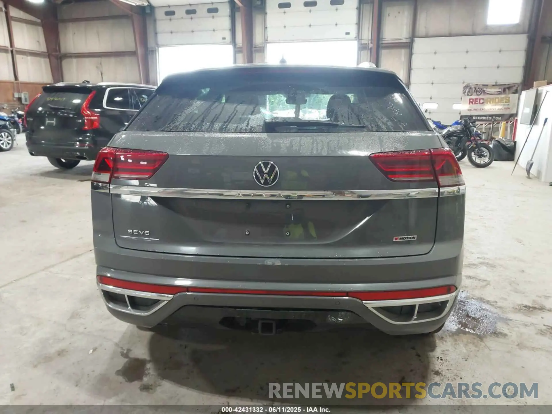16 Photograph of a damaged car 1V21E2CA5LC229605 VOLKSWAGEN ATLAS CROSS SPORT 2020