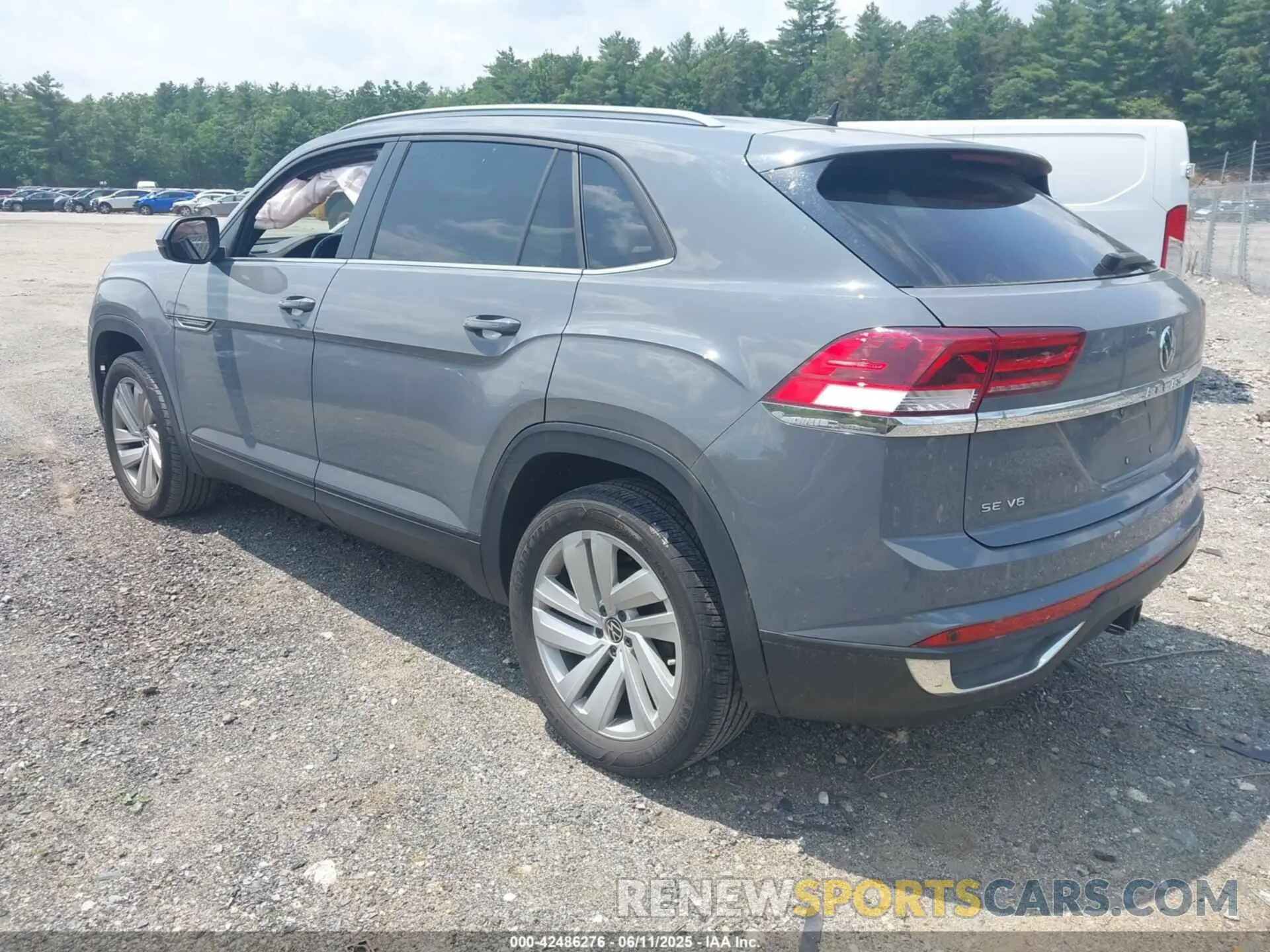 3 Photograph of a damaged car 1V21E2CA6LC227846 VOLKSWAGEN ATLAS CROSS SPORT 2020