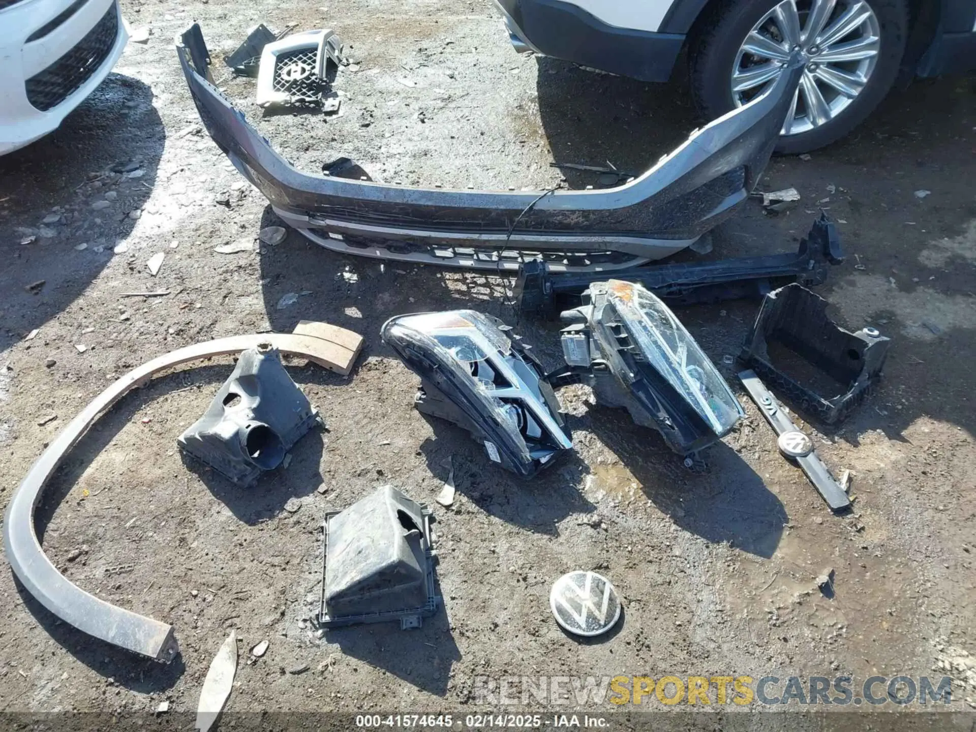 12 Photograph of a damaged car 1V21E2CA9LC211835 VOLKSWAGEN ATLAS CROSS SPORT 2020