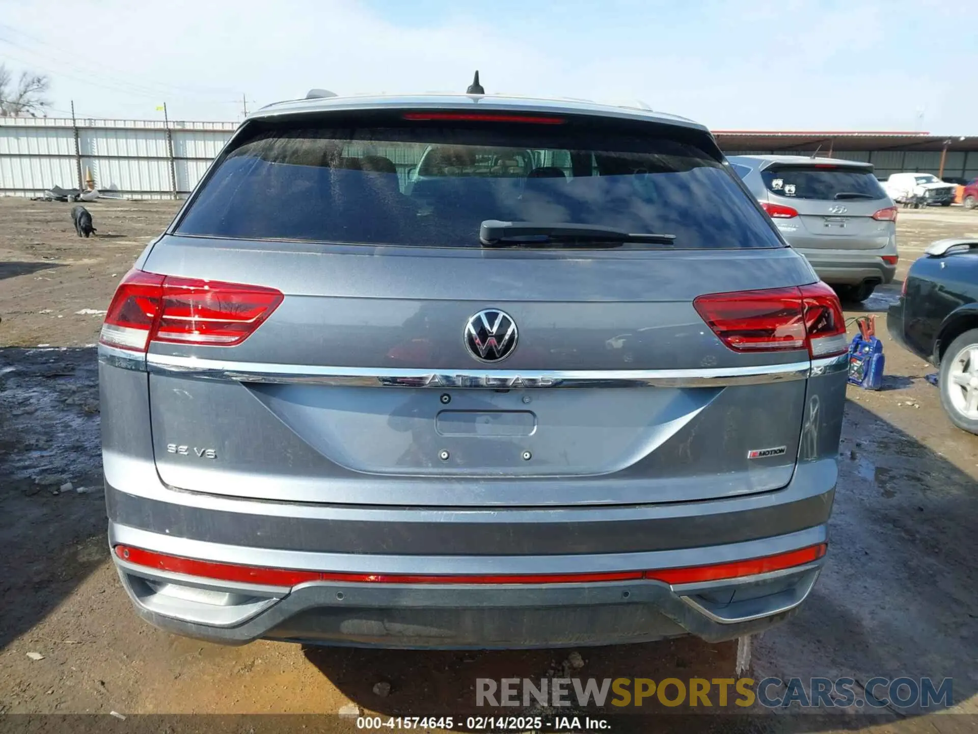 17 Photograph of a damaged car 1V21E2CA9LC211835 VOLKSWAGEN ATLAS CROSS SPORT 2020