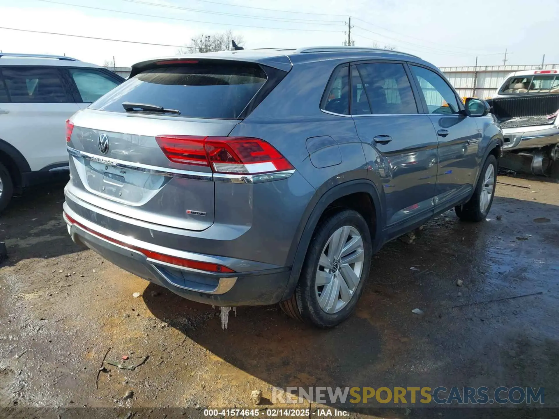 4 Photograph of a damaged car 1V21E2CA9LC211835 VOLKSWAGEN ATLAS CROSS SPORT 2020