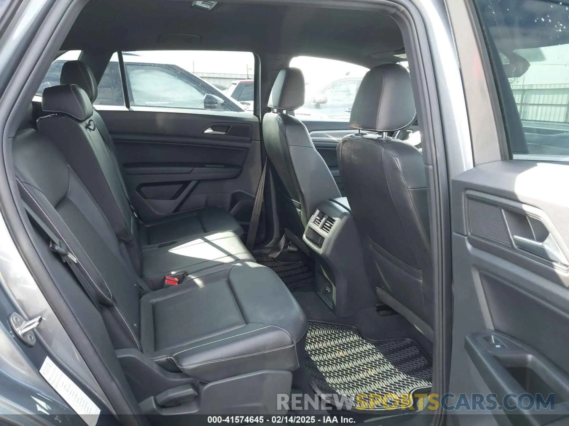 8 Photograph of a damaged car 1V21E2CA9LC211835 VOLKSWAGEN ATLAS CROSS SPORT 2020