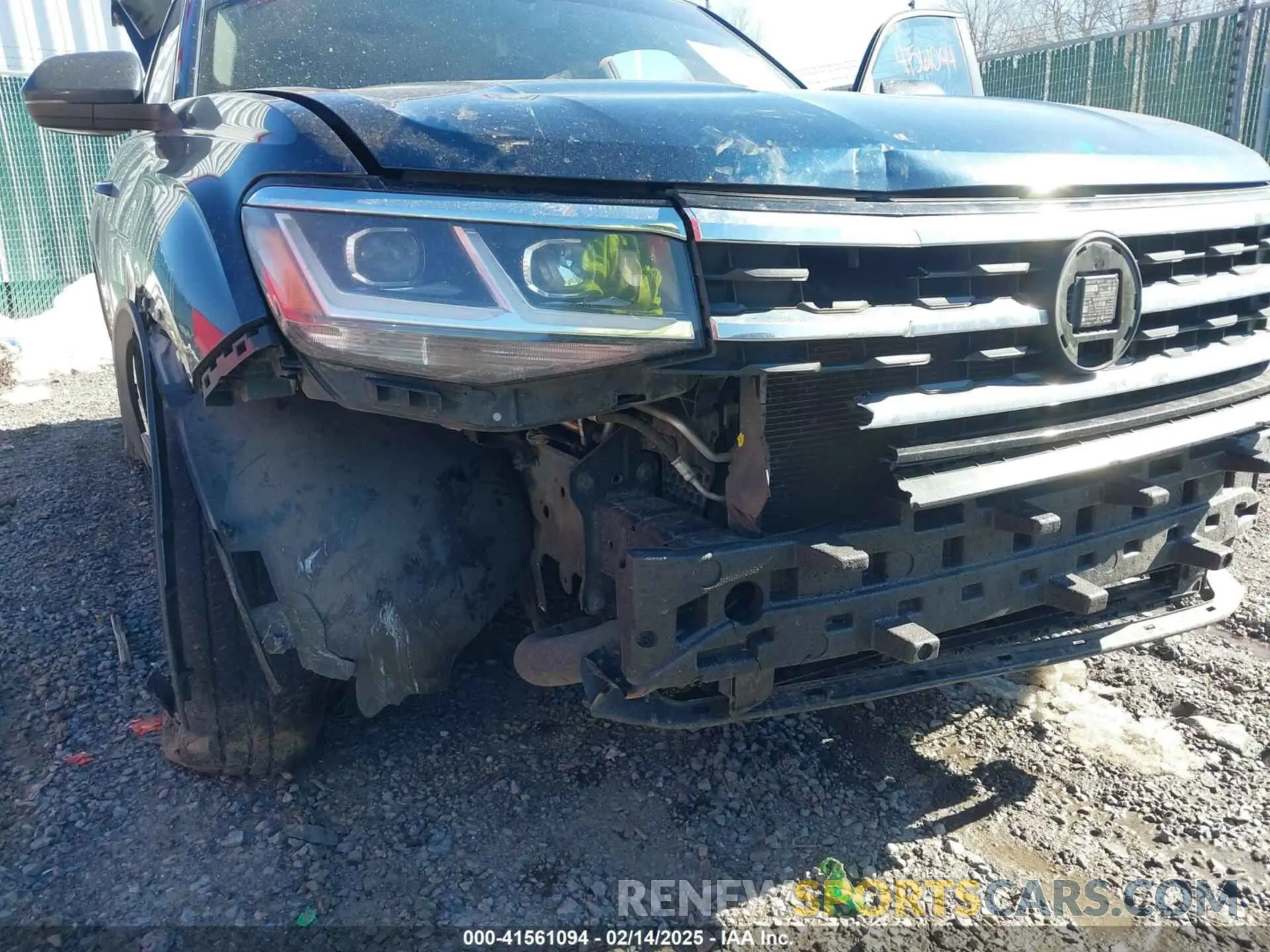 18 Photograph of a damaged car 1V24C2CA9LC214981 VOLKSWAGEN ATLAS CROSS SPORT 2020
