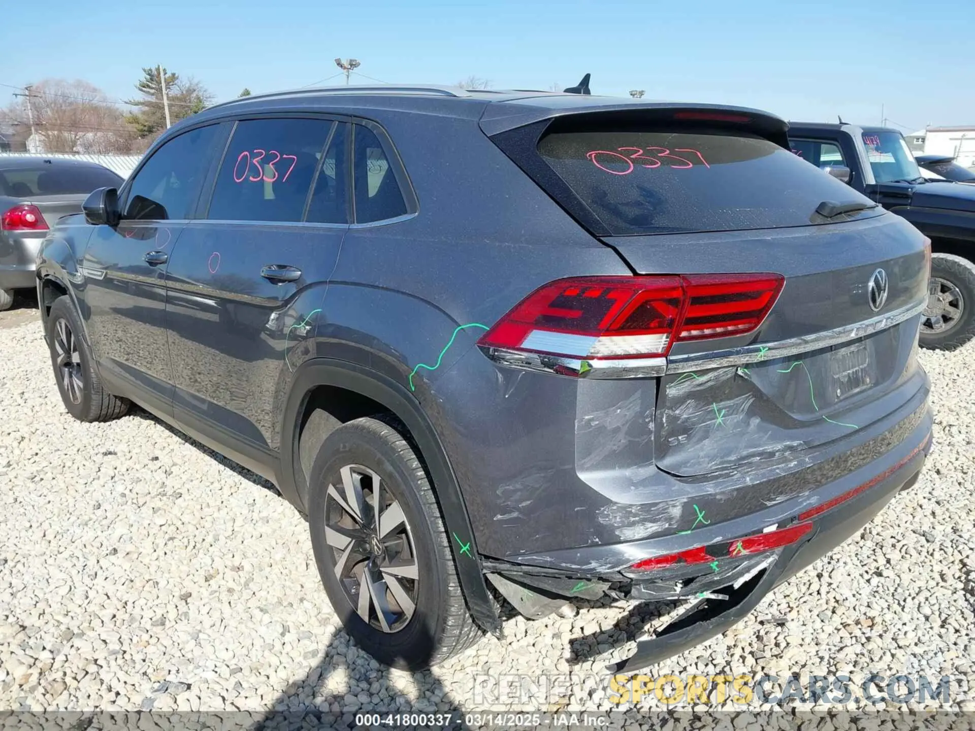 3 Photograph of a damaged car 1V24C2CAXLC203018 VOLKSWAGEN ATLAS CROSS SPORT 2020