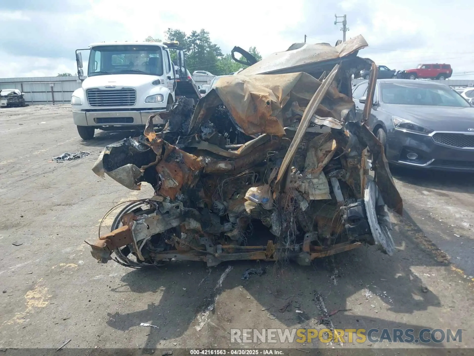 11 Photograph of a damaged car 1V25C2CA5LC205344 VOLKSWAGEN ATLAS CROSS SPORT 2020