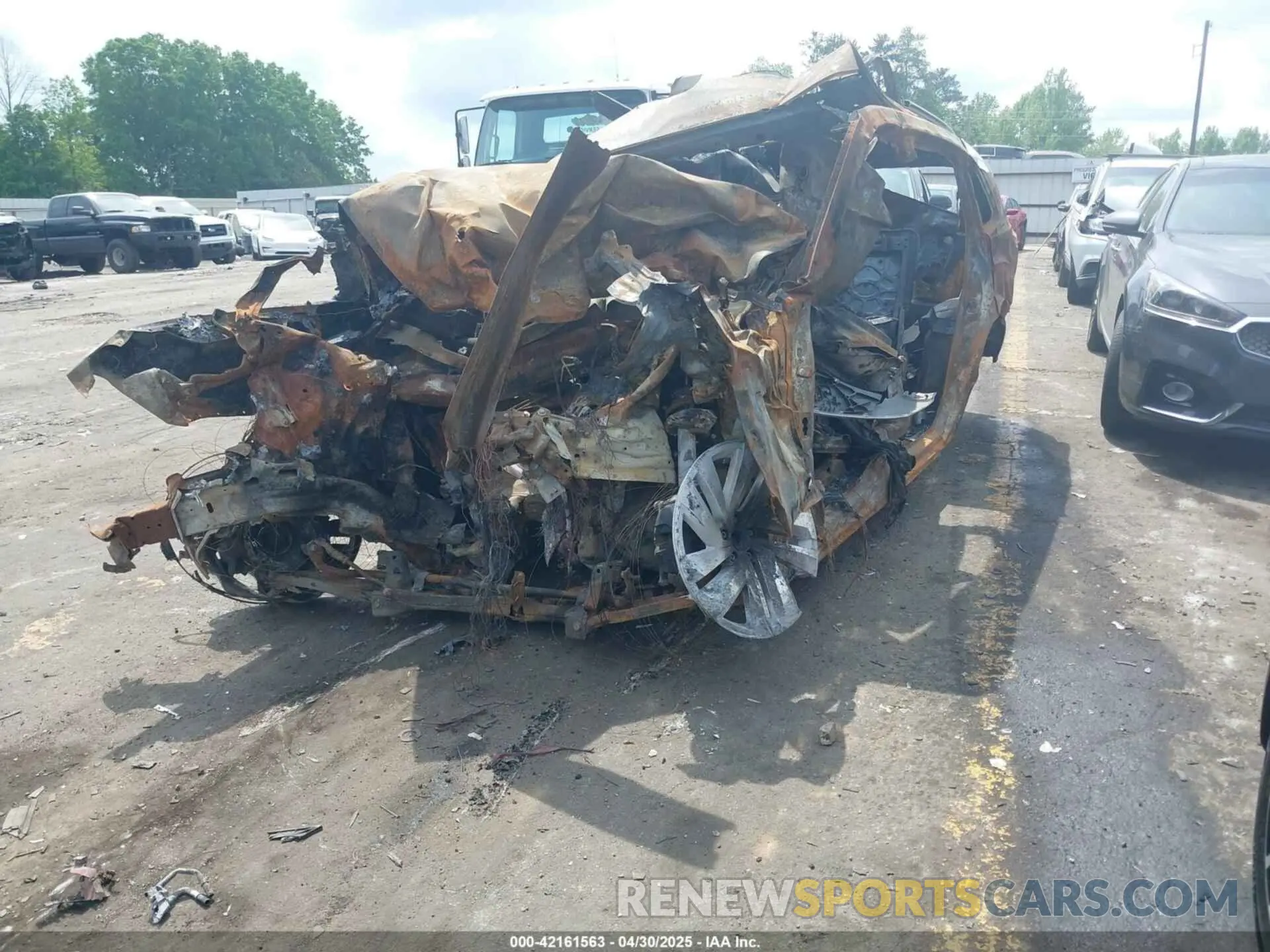 2 Photograph of a damaged car 1V25C2CA5LC205344 VOLKSWAGEN ATLAS CROSS SPORT 2020