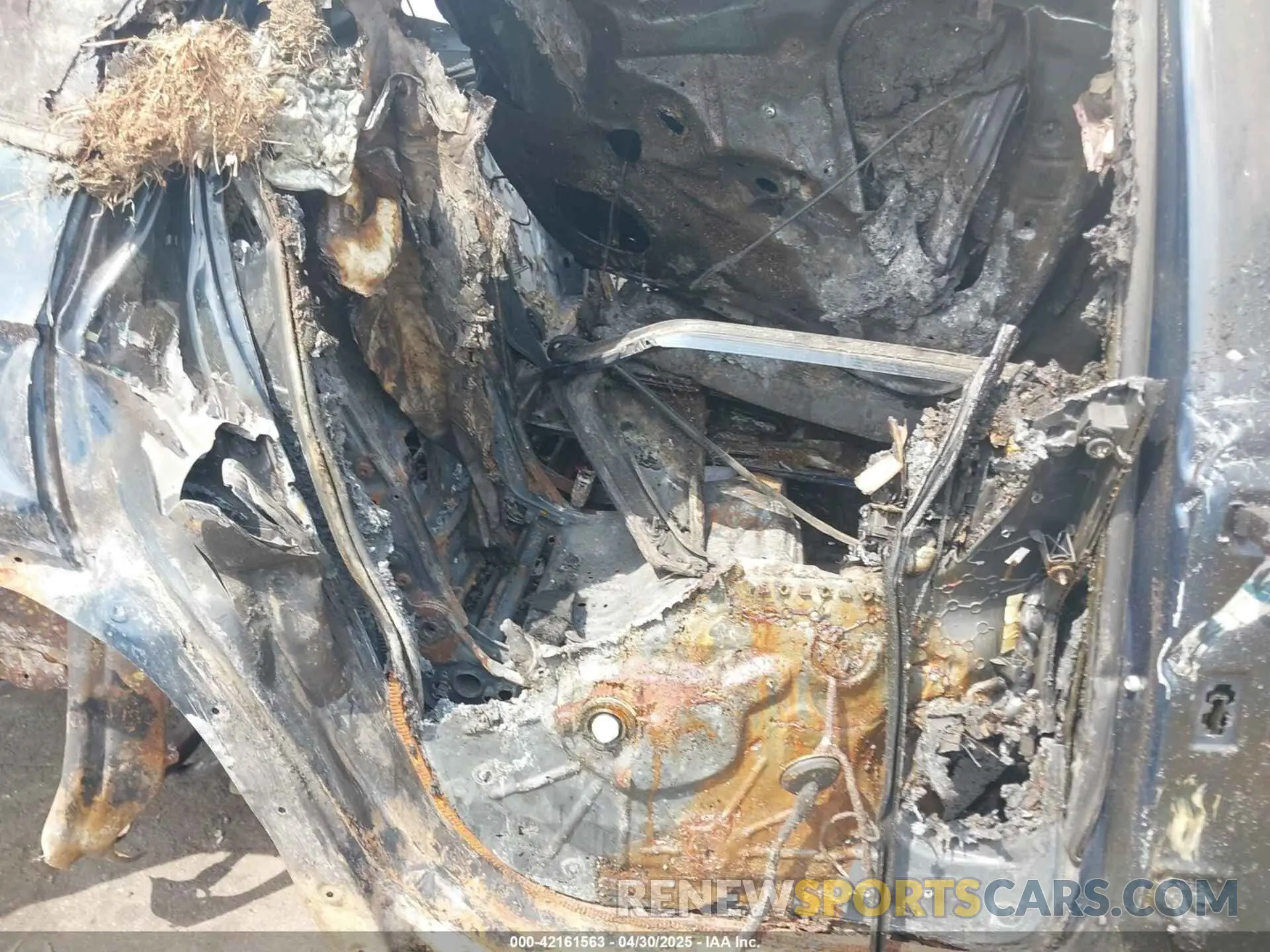8 Photograph of a damaged car 1V25C2CA5LC205344 VOLKSWAGEN ATLAS CROSS SPORT 2020