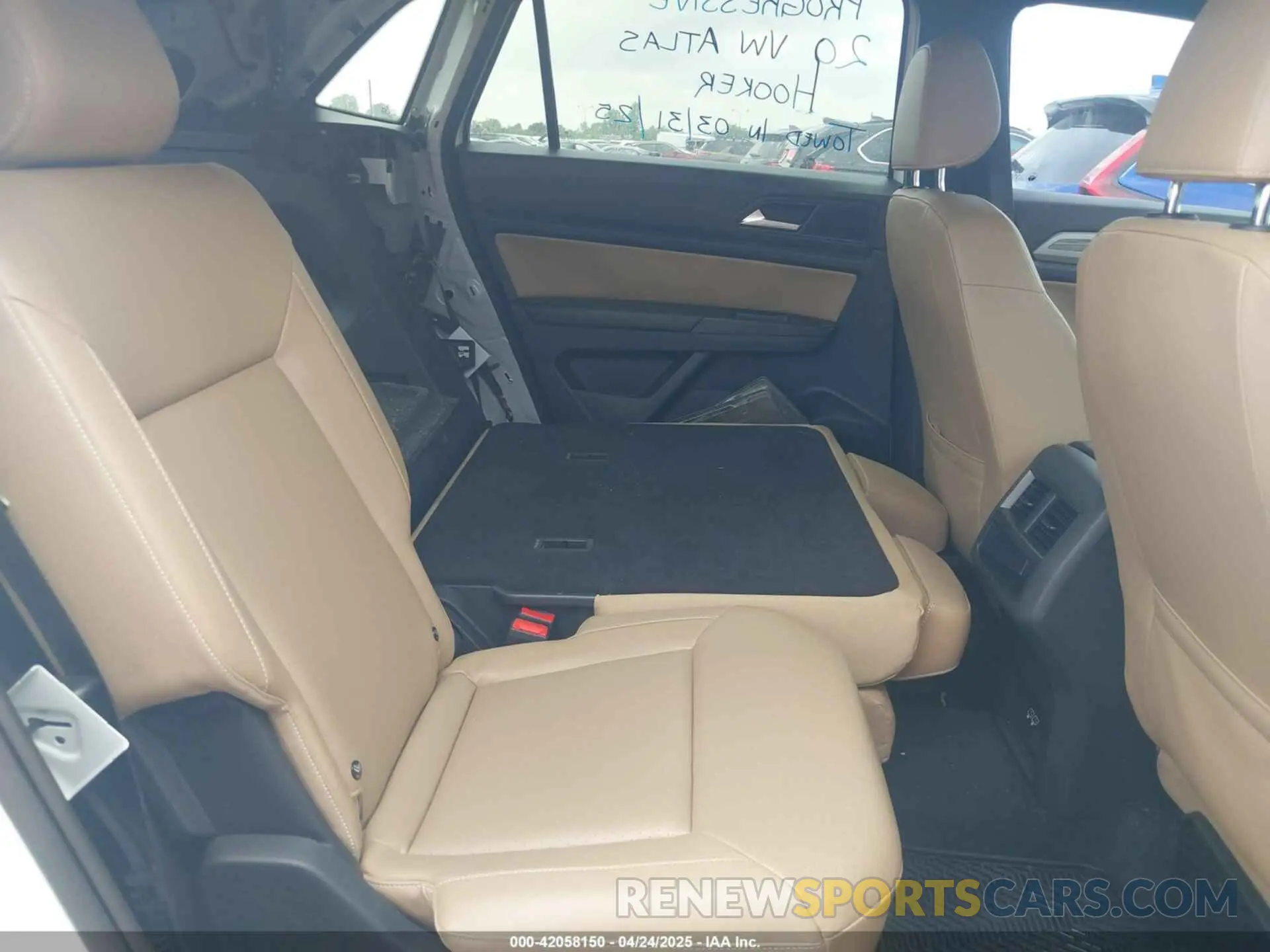 8 Photograph of a damaged car 1V25C2CA5LC225660 VOLKSWAGEN ATLAS CROSS SPORT 2020