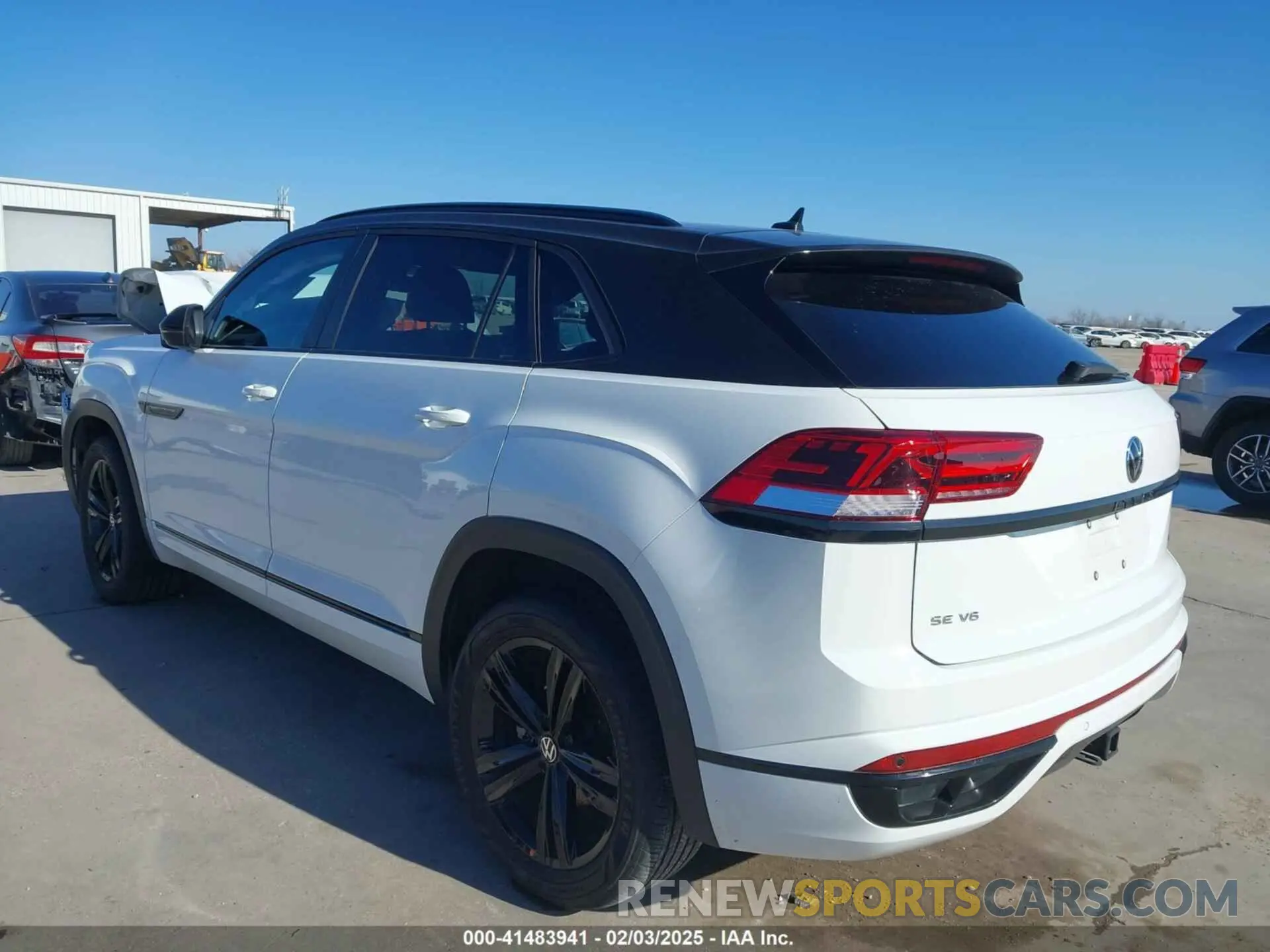 3 Photograph of a damaged car 1V26E2CA1LC224018 VOLKSWAGEN ATLAS CROSS SPORT 2020