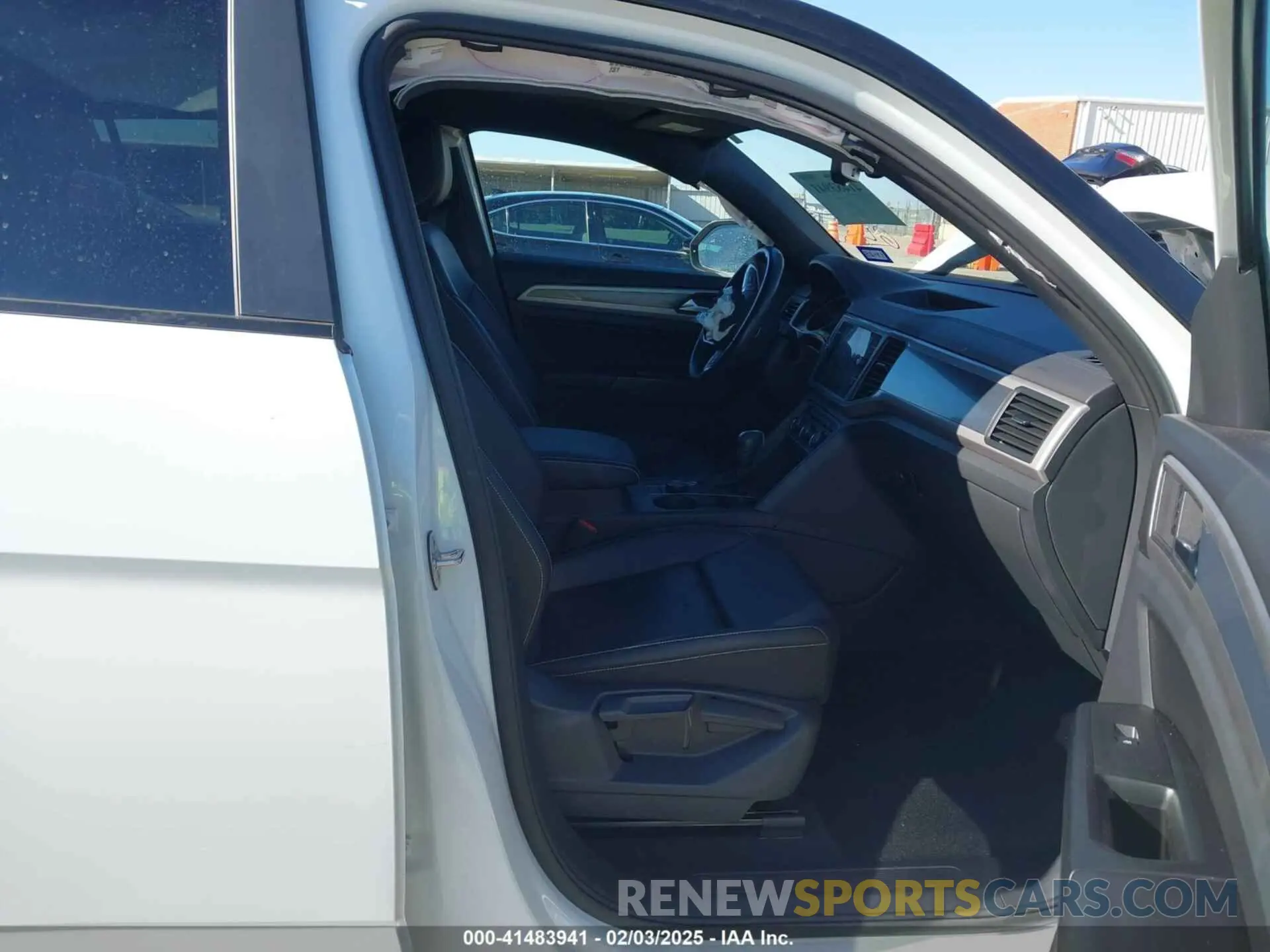 5 Photograph of a damaged car 1V26E2CA1LC224018 VOLKSWAGEN ATLAS CROSS SPORT 2020