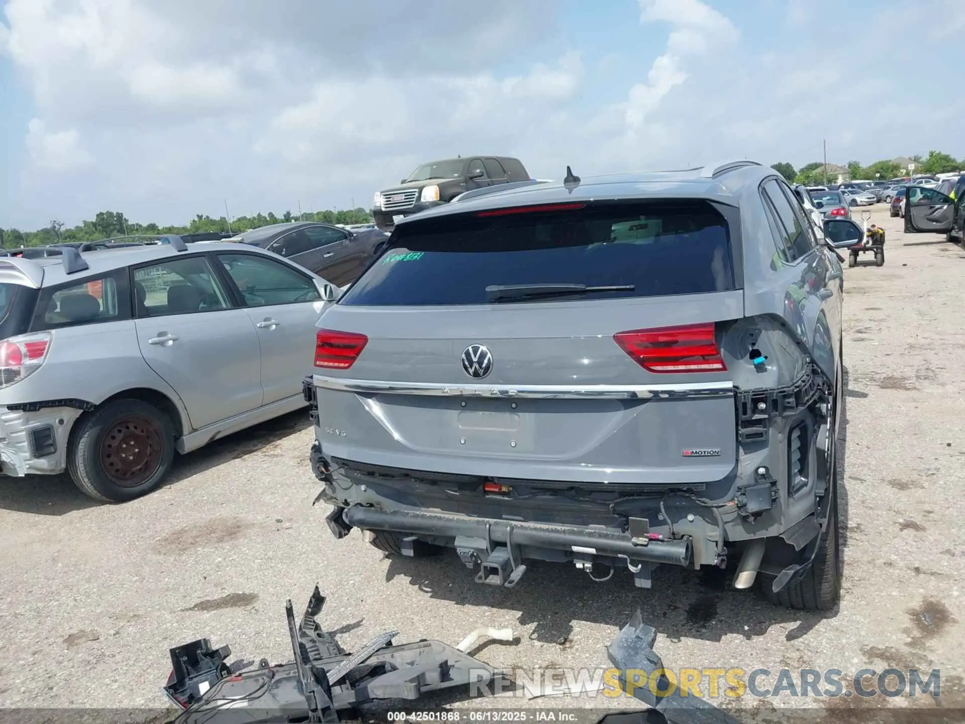 16 Photograph of a damaged car 1V26E2CA5LC224197 VOLKSWAGEN ATLAS CROSS SPORT 2020