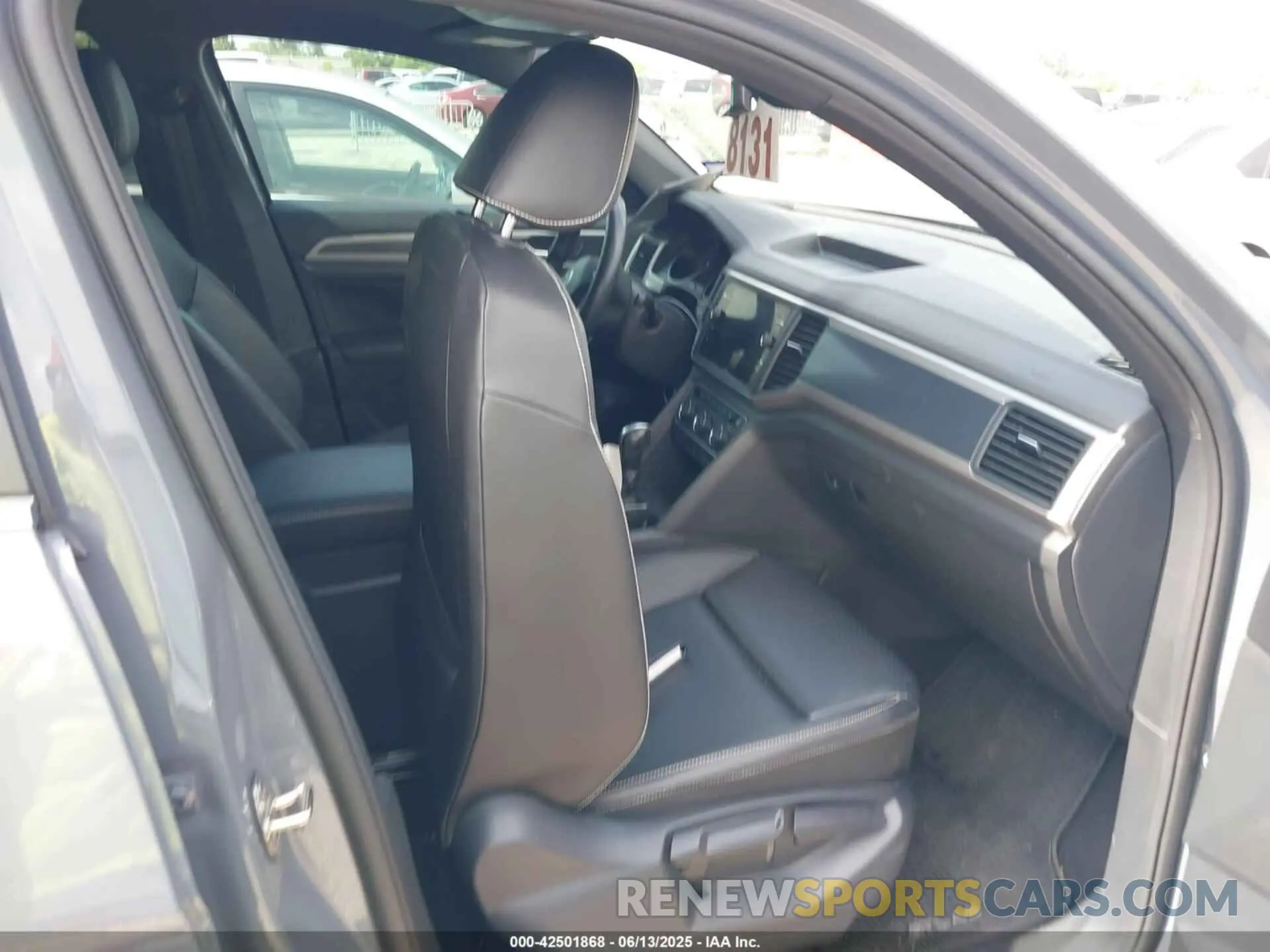 5 Photograph of a damaged car 1V26E2CA5LC224197 VOLKSWAGEN ATLAS CROSS SPORT 2020