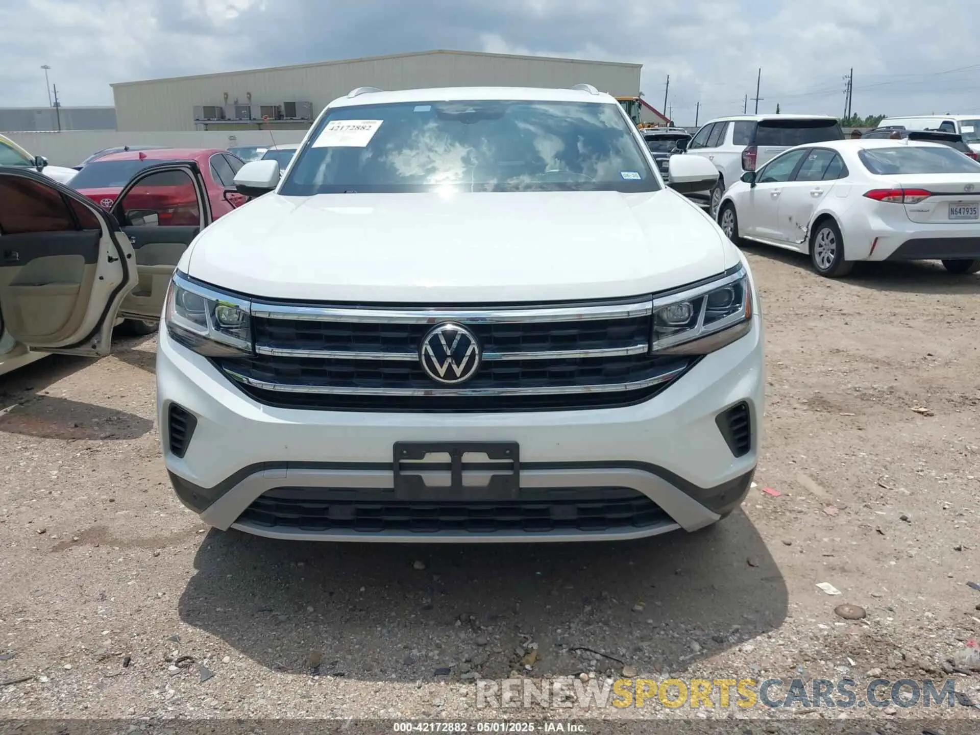 12 Photograph of a damaged car 1V2EE2CA0LC229108 VOLKSWAGEN ATLAS CROSS SPORT 2020