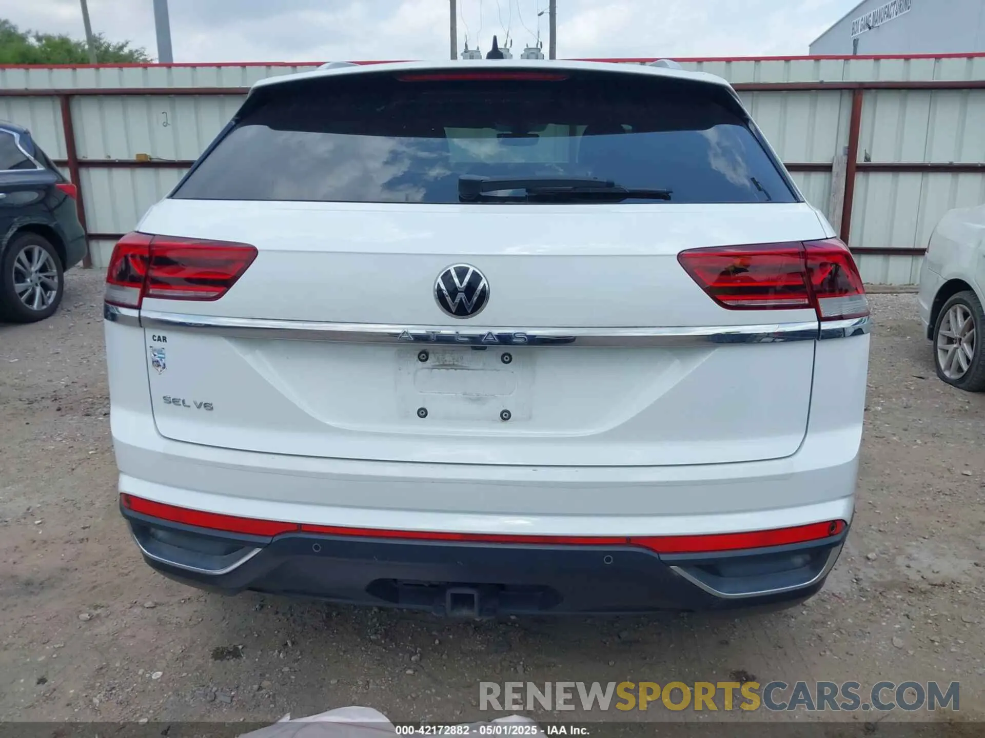 16 Photograph of a damaged car 1V2EE2CA0LC229108 VOLKSWAGEN ATLAS CROSS SPORT 2020