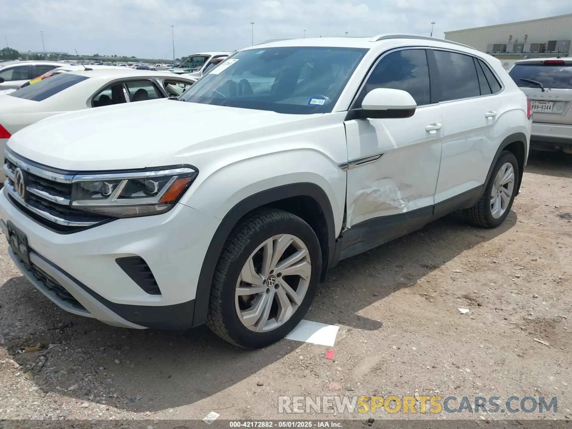 2 Photograph of a damaged car 1V2EE2CA0LC229108 VOLKSWAGEN ATLAS CROSS SPORT 2020