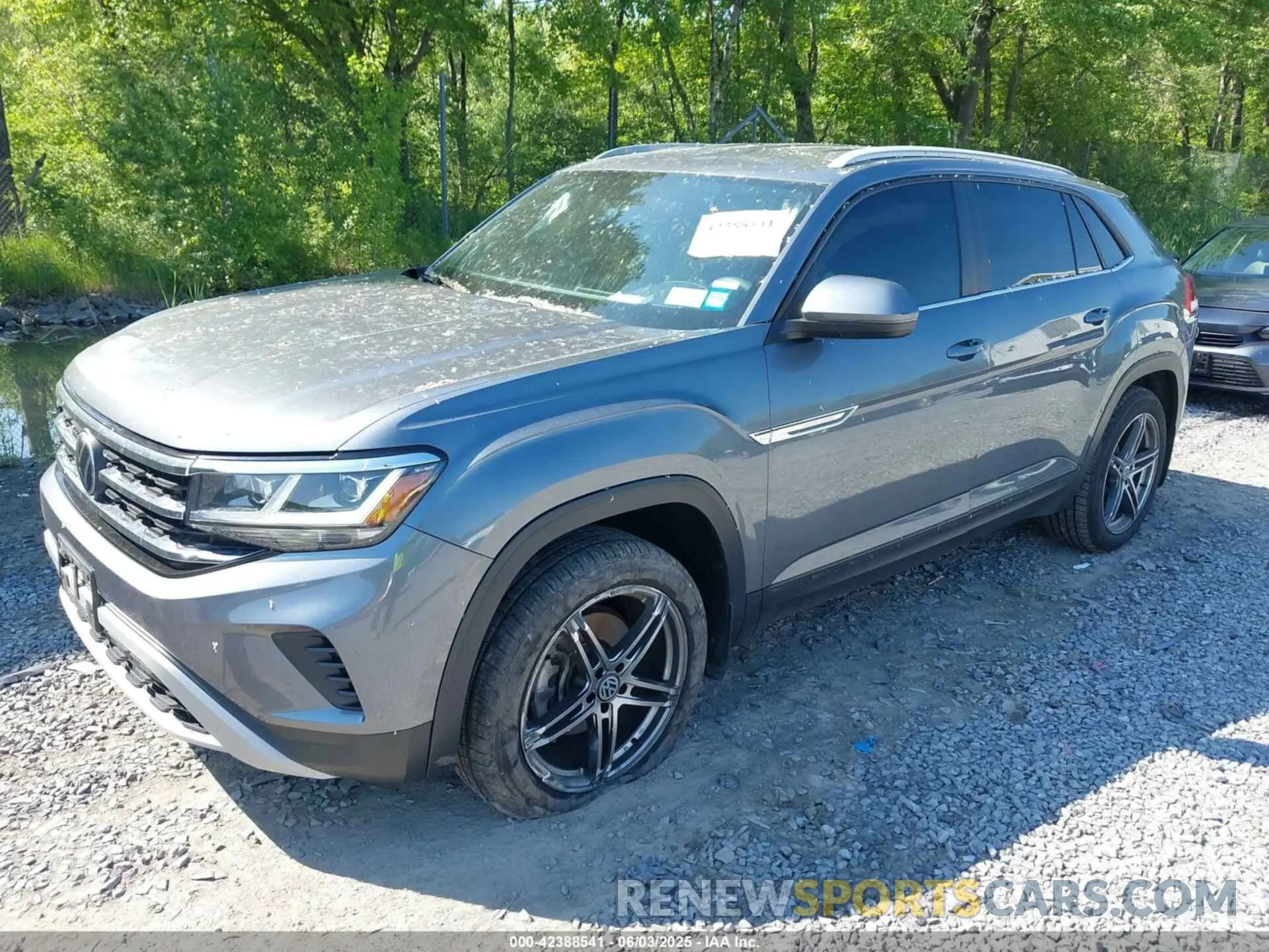 6 Photograph of a damaged car 1V2GC2CA6LC202509 VOLKSWAGEN ATLAS CROSS SPORT 2020