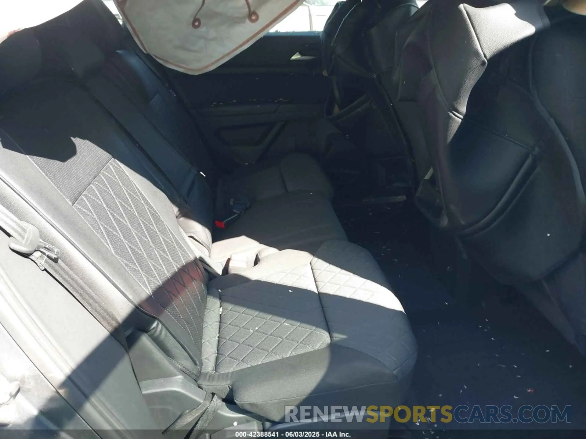 8 Photograph of a damaged car 1V2GC2CA6LC202509 VOLKSWAGEN ATLAS CROSS SPORT 2020