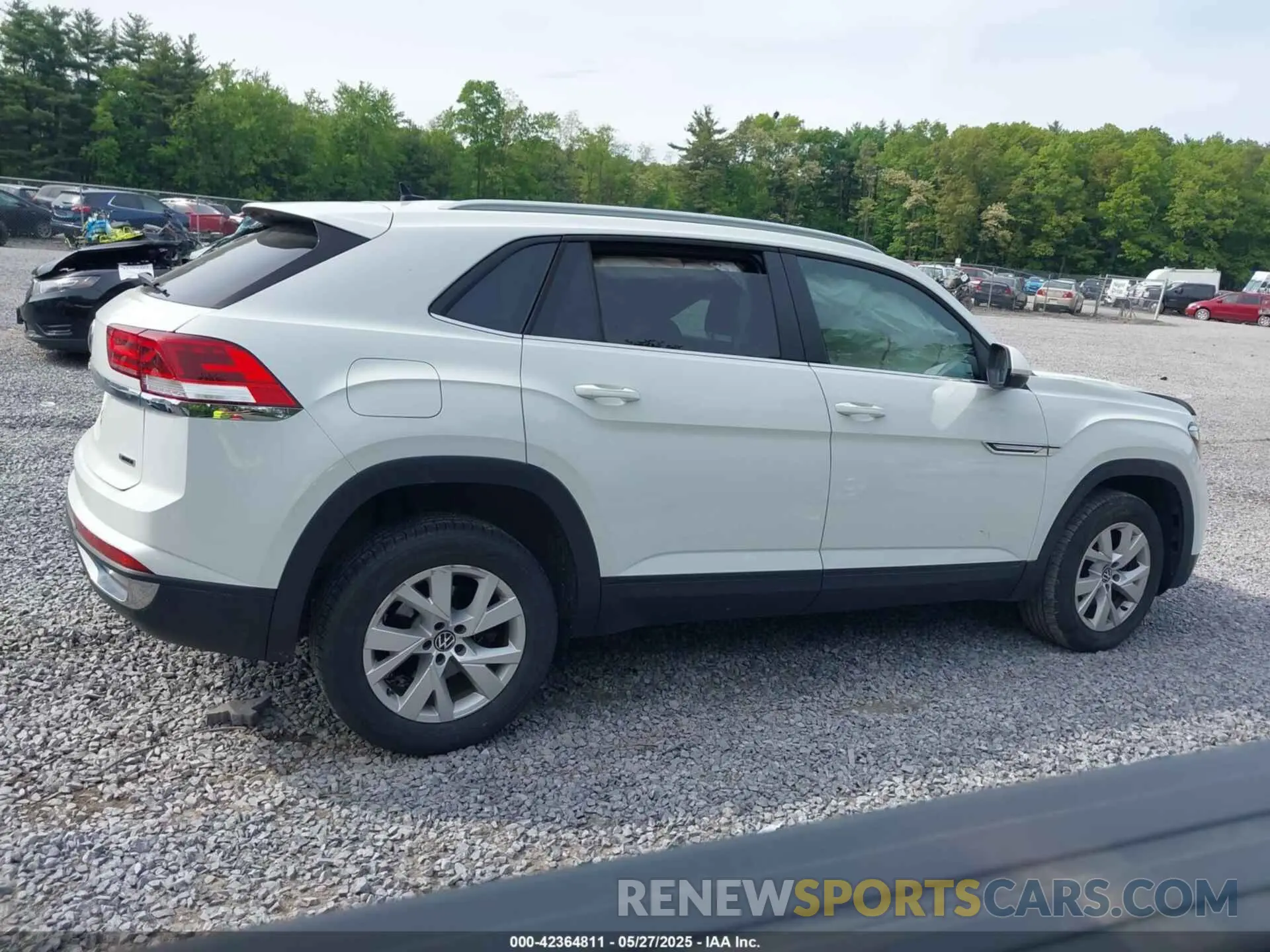 13 Photograph of a damaged car 1V2GC2CAXLC202612 VOLKSWAGEN ATLAS CROSS SPORT 2020