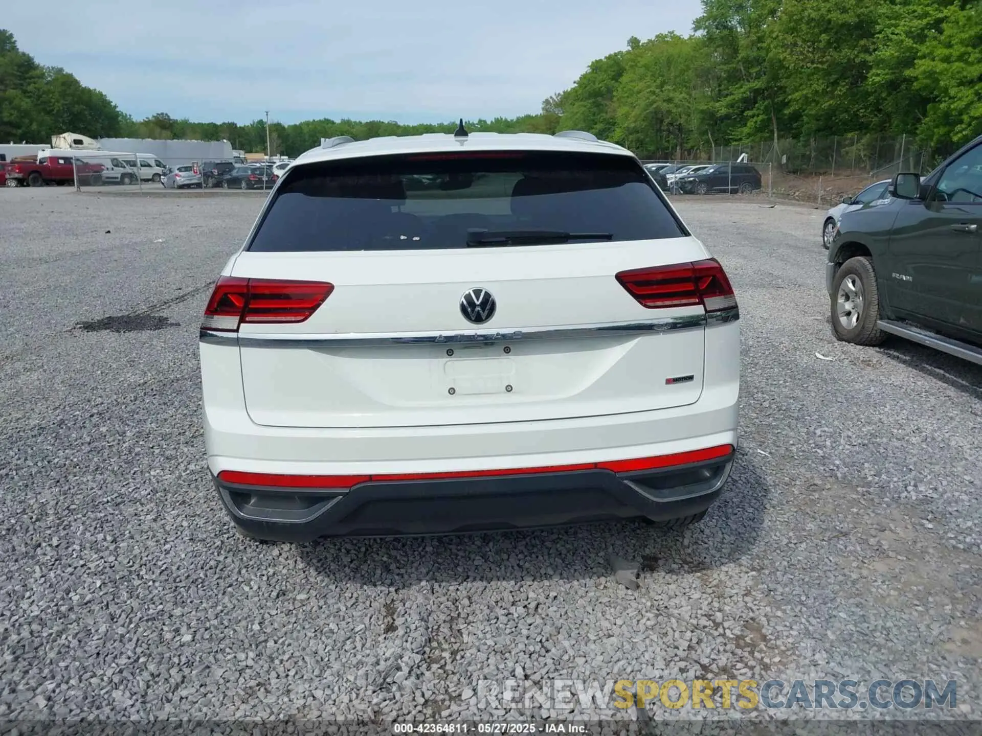 16 Photograph of a damaged car 1V2GC2CAXLC202612 VOLKSWAGEN ATLAS CROSS SPORT 2020