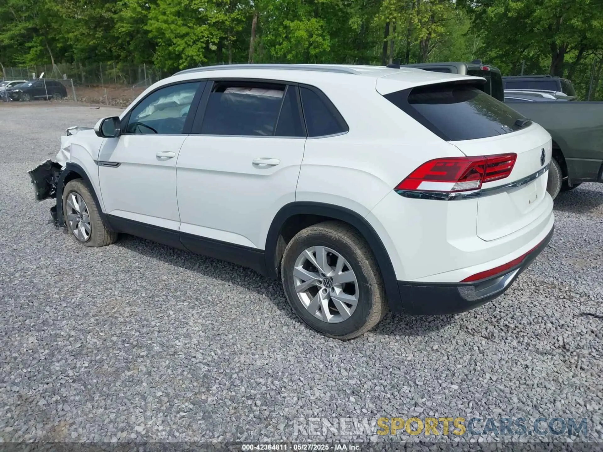 3 Photograph of a damaged car 1V2GC2CAXLC202612 VOLKSWAGEN ATLAS CROSS SPORT 2020
