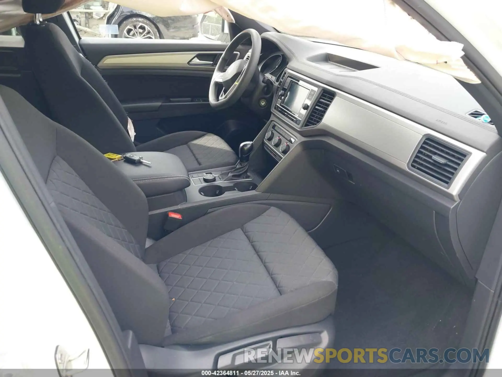 5 Photograph of a damaged car 1V2GC2CAXLC202612 VOLKSWAGEN ATLAS CROSS SPORT 2020