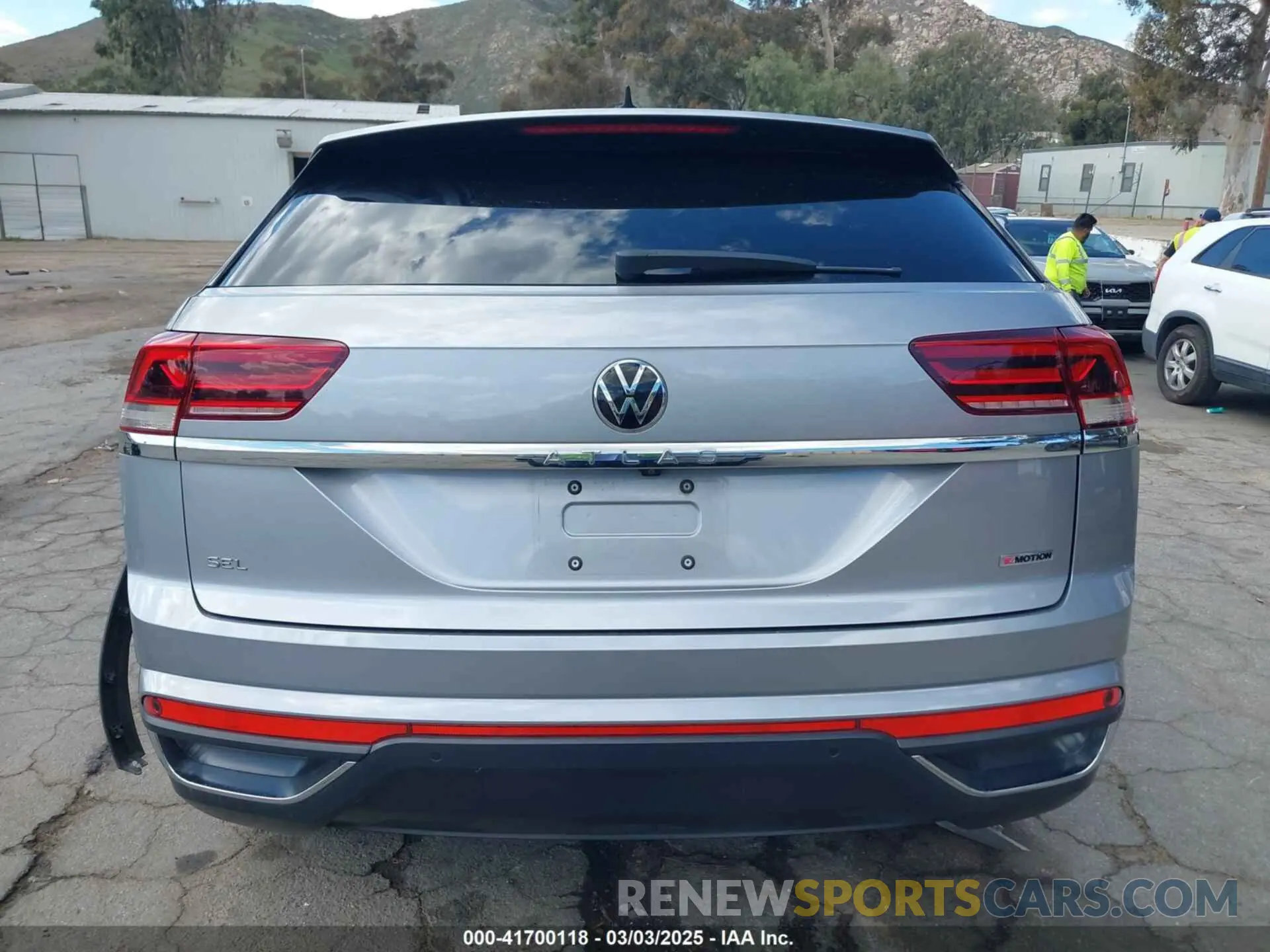 15 Photograph of a damaged car 1V2MC2CA2LC205006 VOLKSWAGEN ATLAS CROSS SPORT 2020