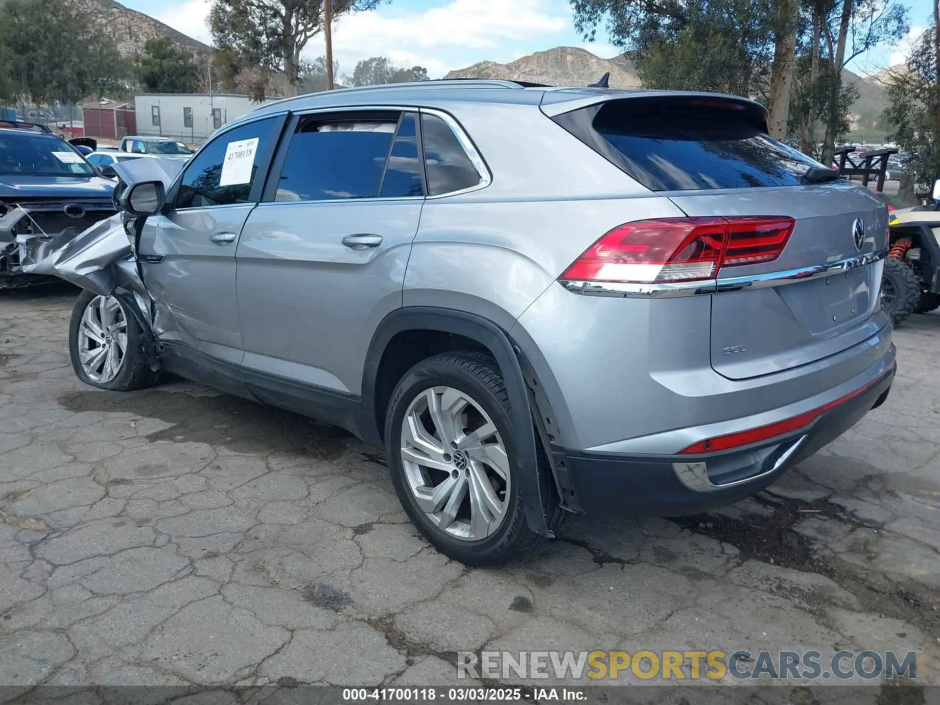 3 Photograph of a damaged car 1V2MC2CA2LC205006 VOLKSWAGEN ATLAS CROSS SPORT 2020