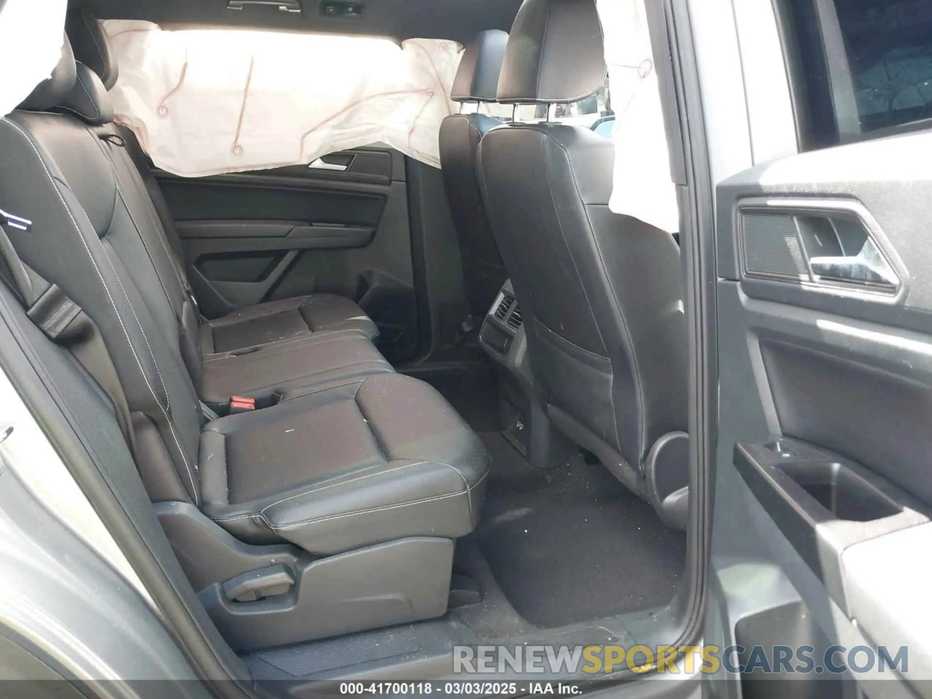 8 Photograph of a damaged car 1V2MC2CA2LC205006 VOLKSWAGEN ATLAS CROSS SPORT 2020