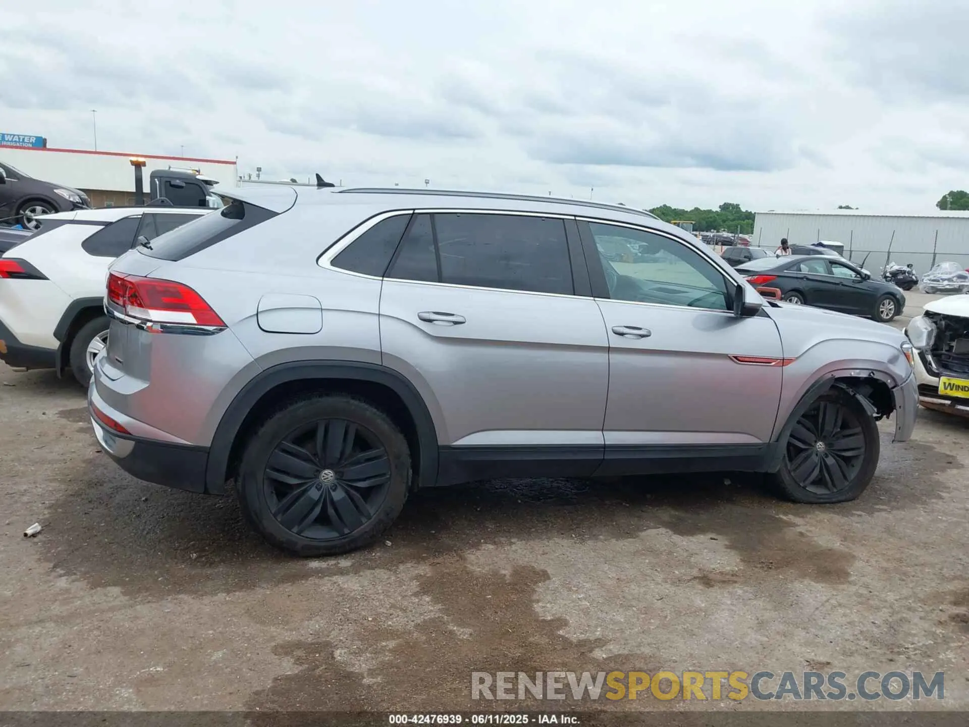 13 Photograph of a damaged car 1V2MC2CA6LC205395 VOLKSWAGEN ATLAS CROSS SPORT 2020