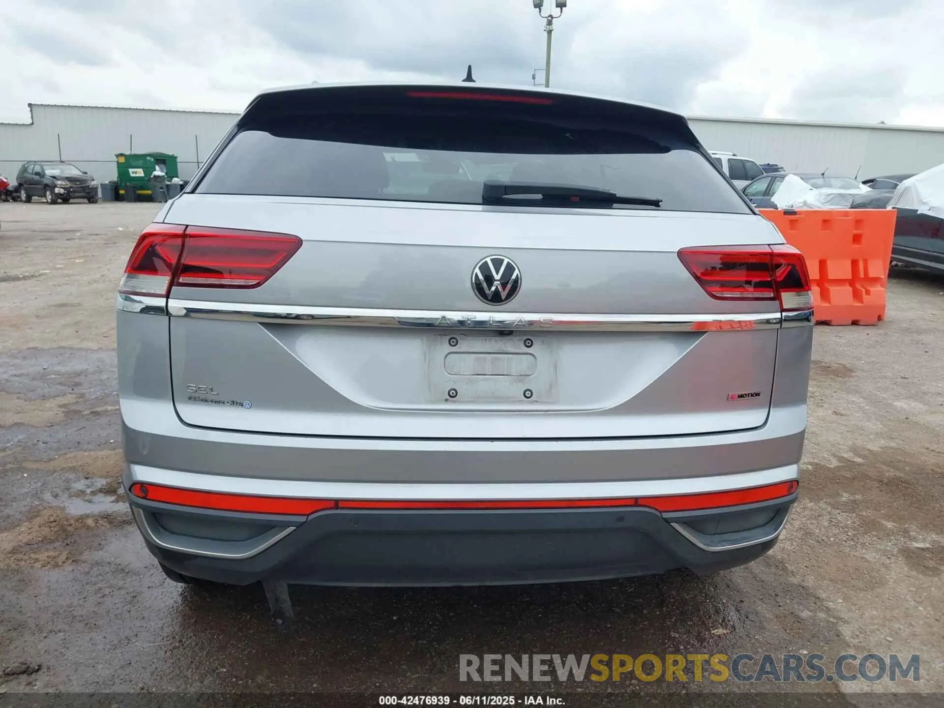 16 Photograph of a damaged car 1V2MC2CA6LC205395 VOLKSWAGEN ATLAS CROSS SPORT 2020