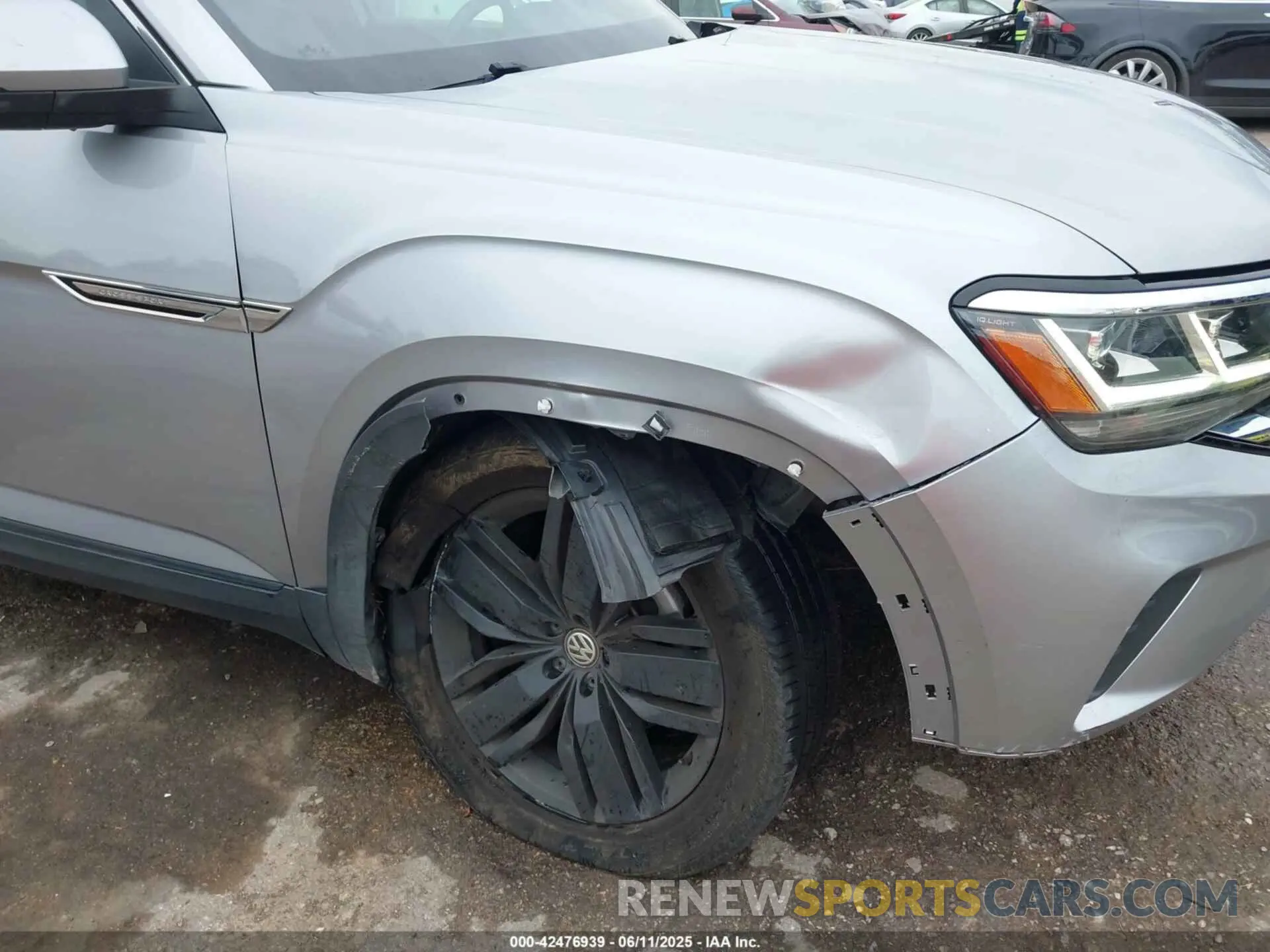 6 Photograph of a damaged car 1V2MC2CA6LC205395 VOLKSWAGEN ATLAS CROSS SPORT 2020