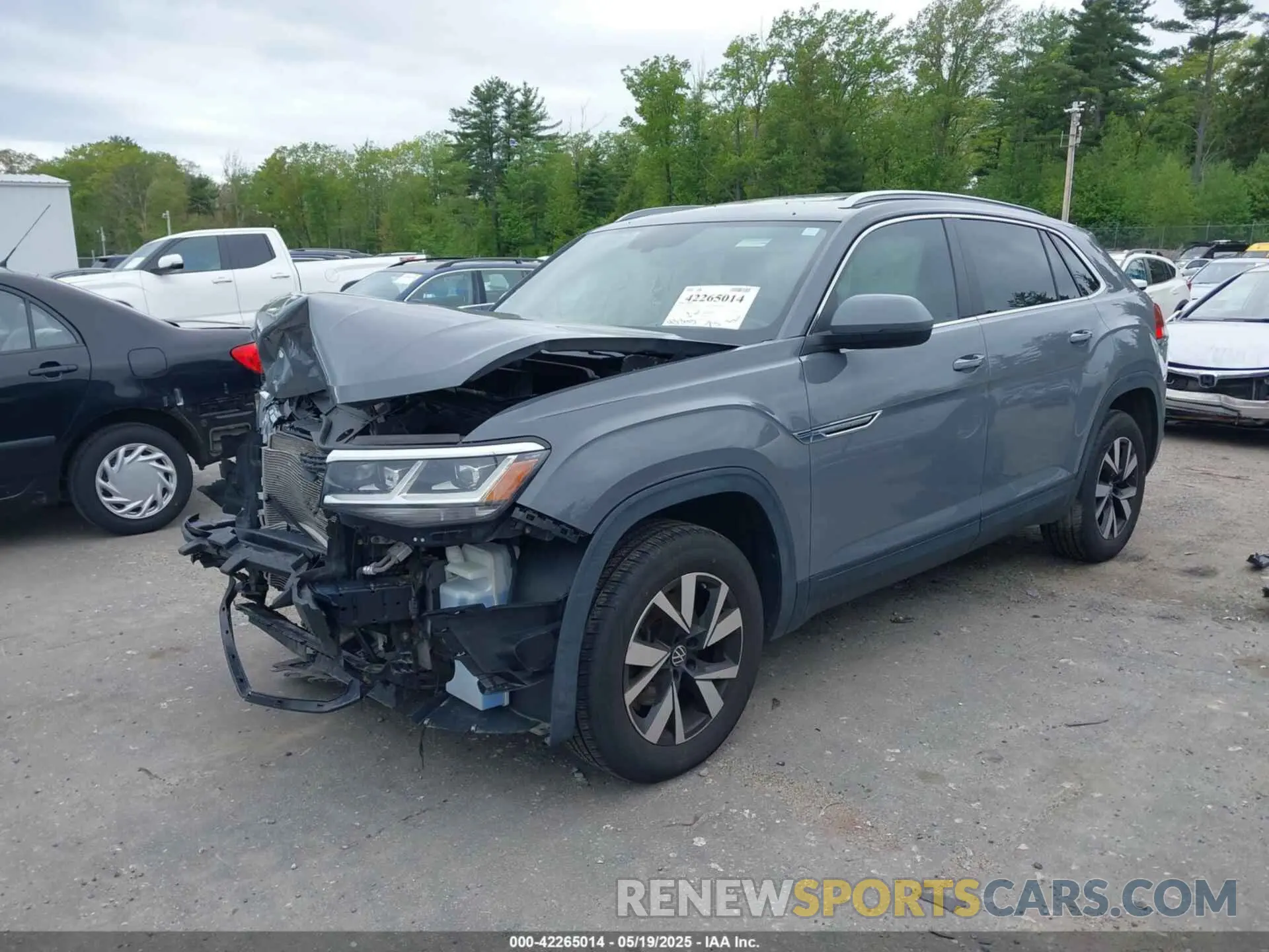 2 Photograph of a damaged car 1V2ME2CA3LC220933 VOLKSWAGEN ATLAS CROSS SPORT 2020