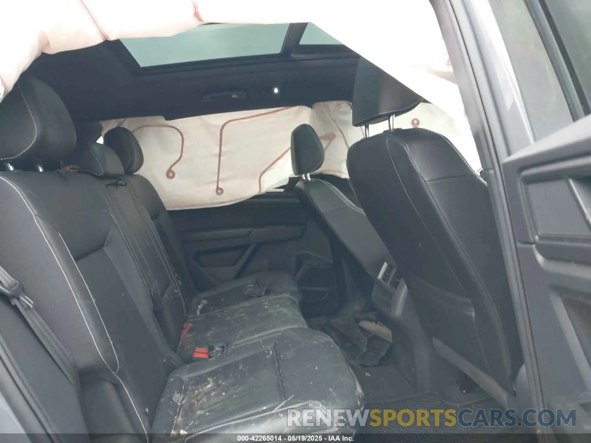8 Photograph of a damaged car 1V2ME2CA3LC220933 VOLKSWAGEN ATLAS CROSS SPORT 2020