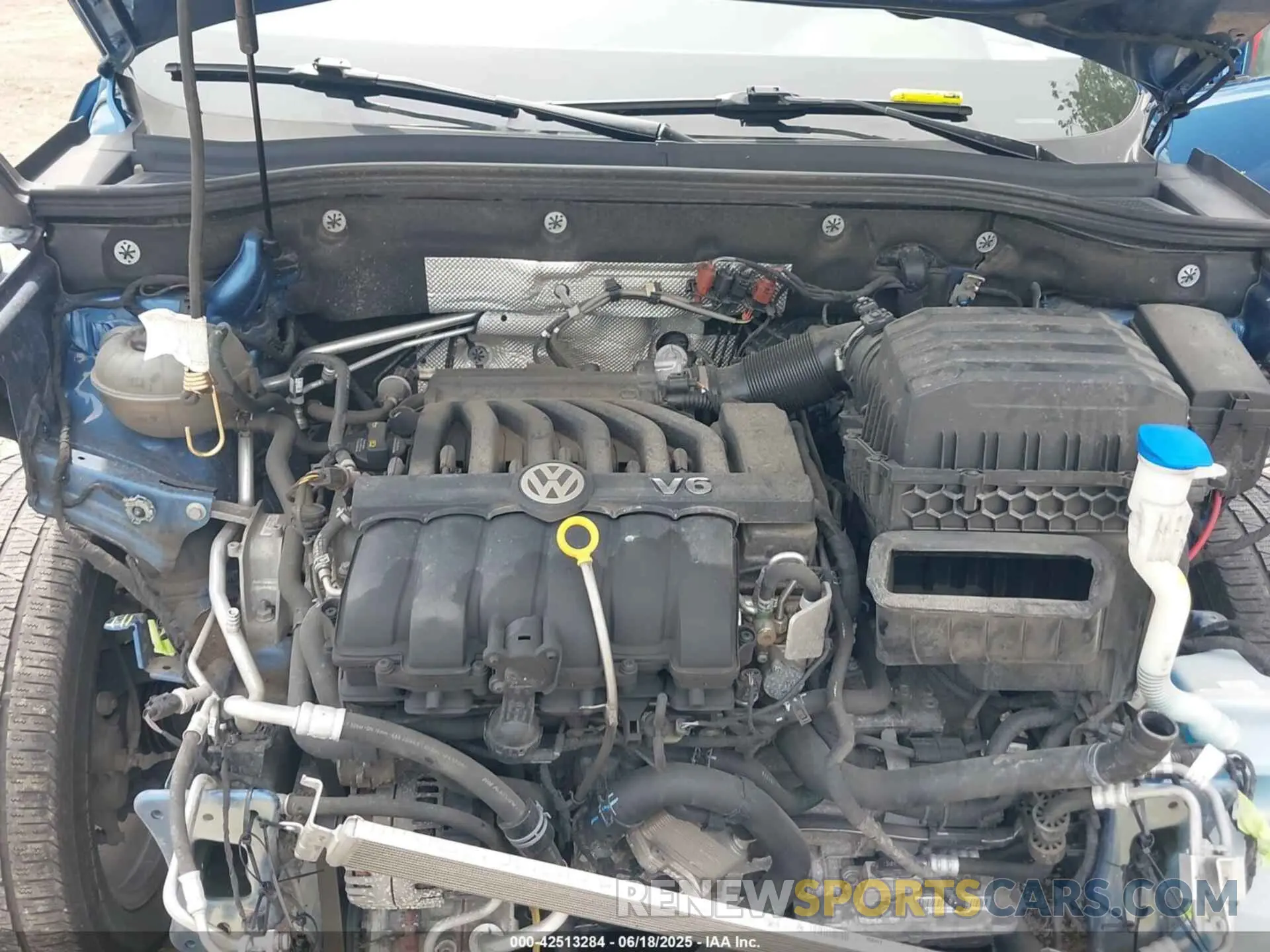 10 Photograph of a damaged car 1V2ME2CA4LC214929 VOLKSWAGEN ATLAS CROSS SPORT 2020