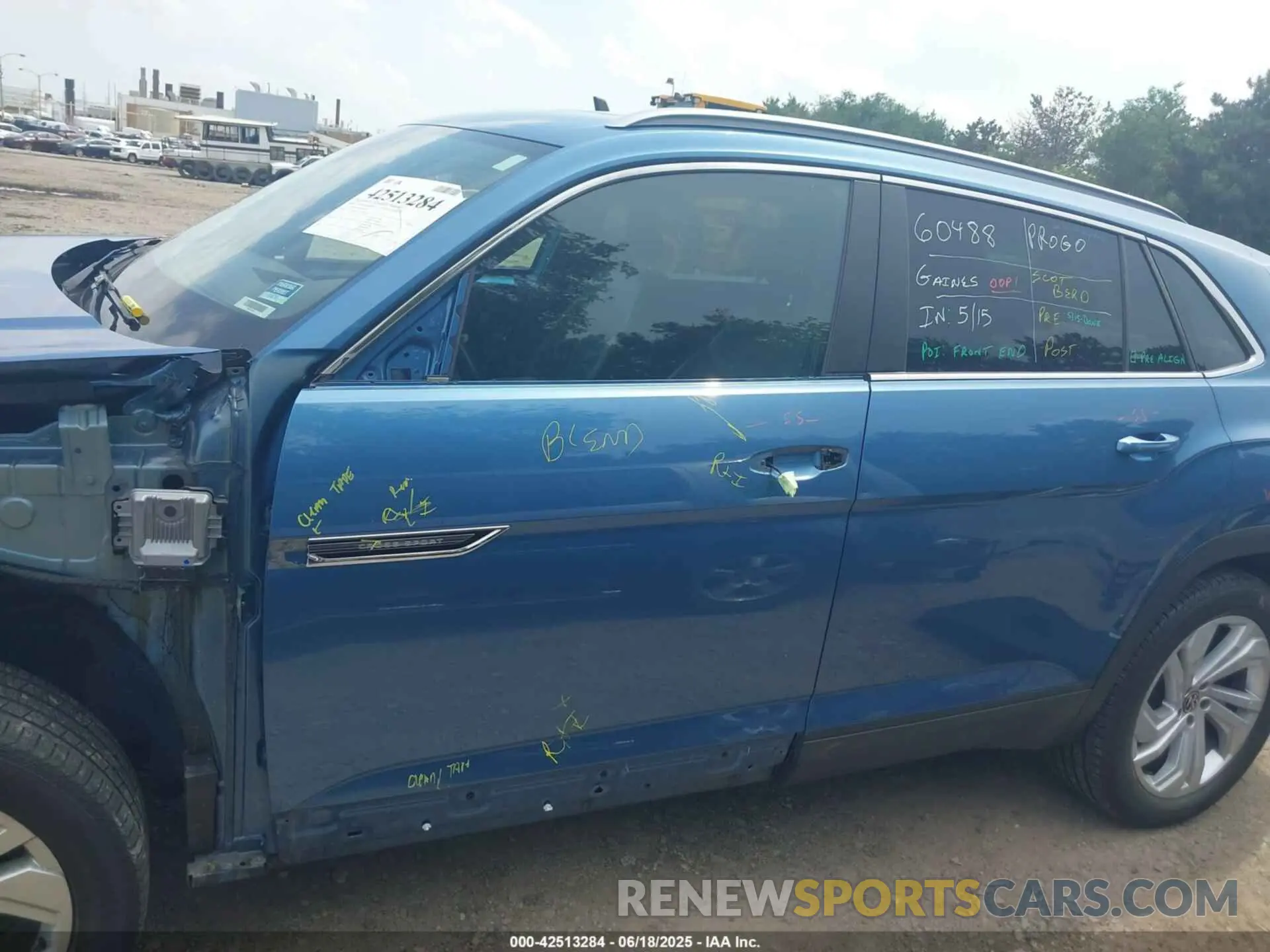 15 Photograph of a damaged car 1V2ME2CA4LC214929 VOLKSWAGEN ATLAS CROSS SPORT 2020