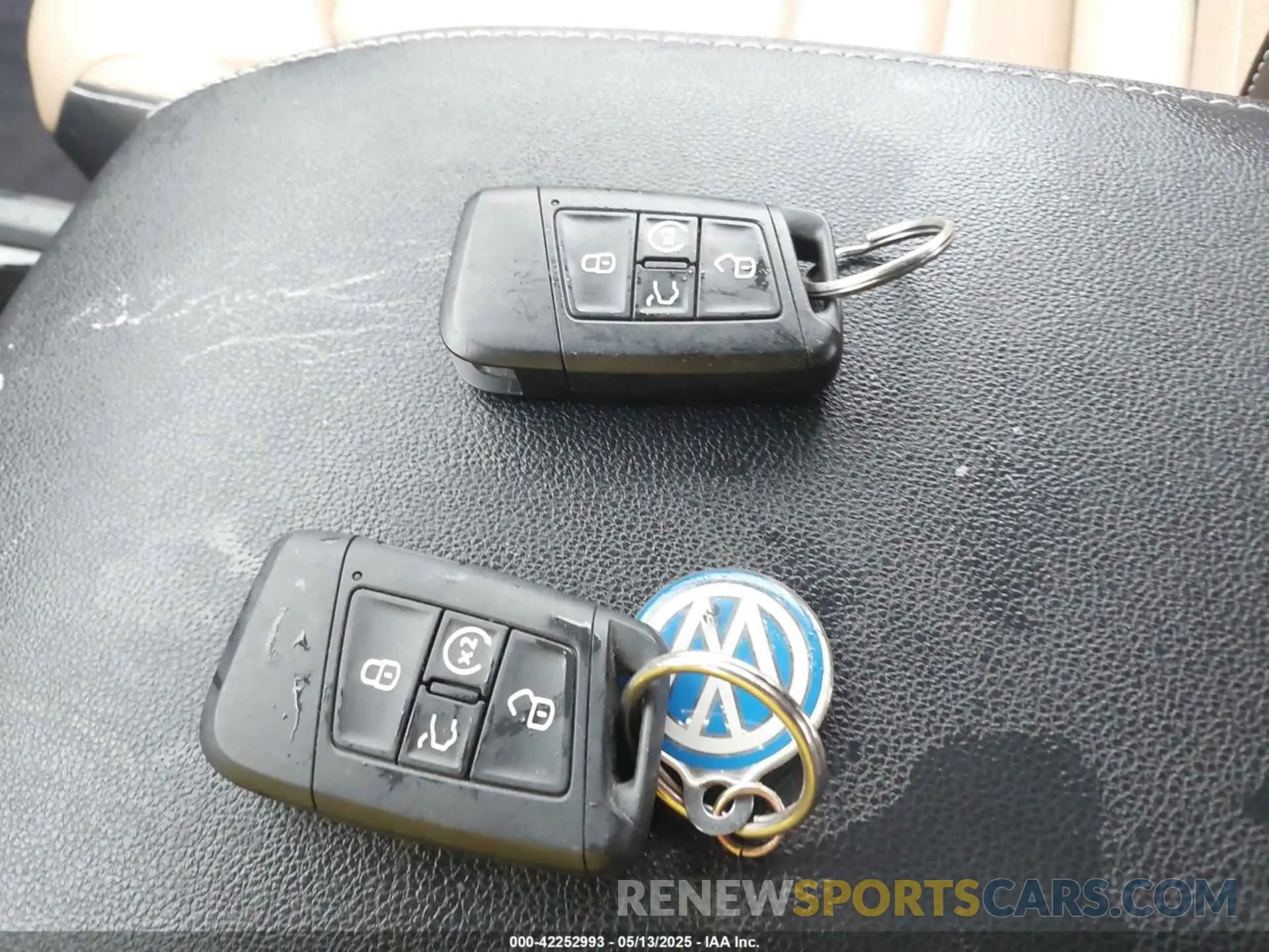 11 Photograph of a damaged car 1V2NE2CA6LC219893 VOLKSWAGEN ATLAS CROSS SPORT 2020