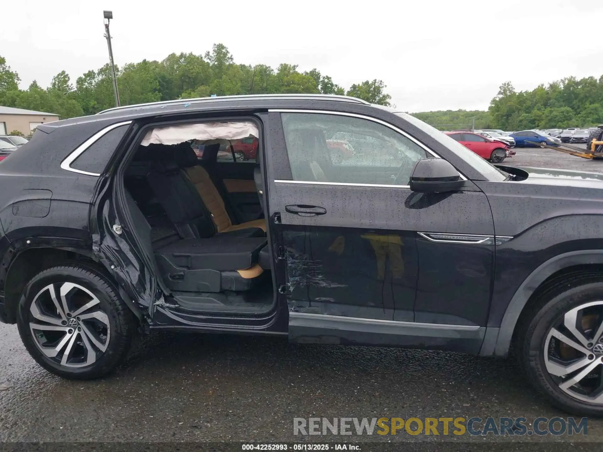 14 Photograph of a damaged car 1V2NE2CA6LC219893 VOLKSWAGEN ATLAS CROSS SPORT 2020