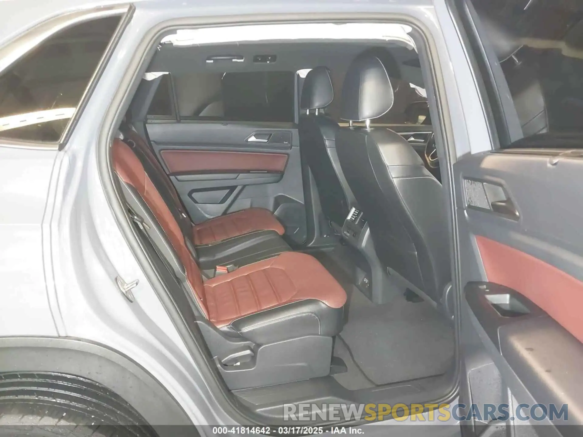 8 Photograph of a damaged car 1V2NE2CA7LC214671 VOLKSWAGEN ATLAS CROSS SPORT 2020