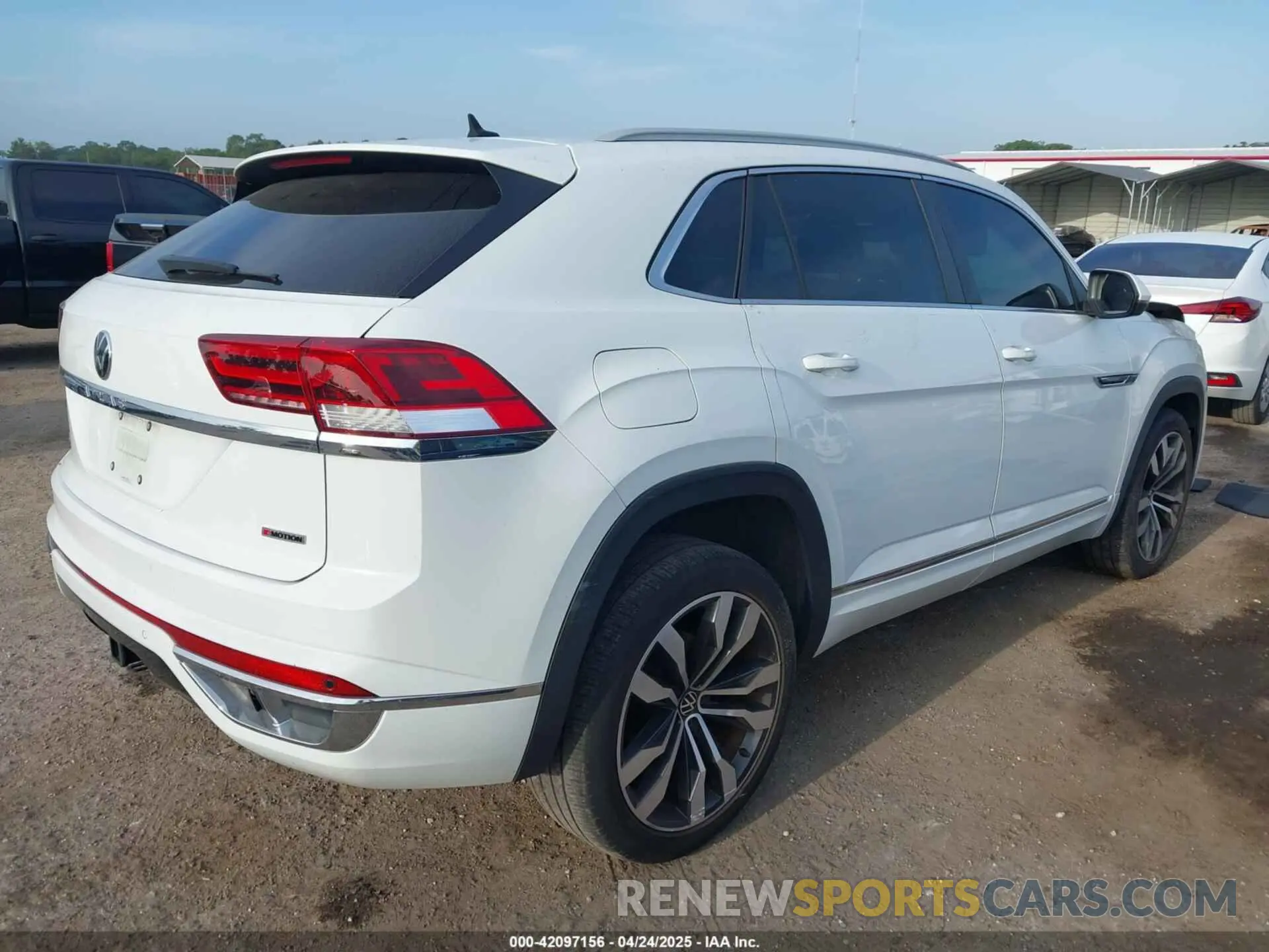 4 Photograph of a damaged car 1V2RE2CA2LC232187 VOLKSWAGEN ATLAS CROSS SPORT 2020
